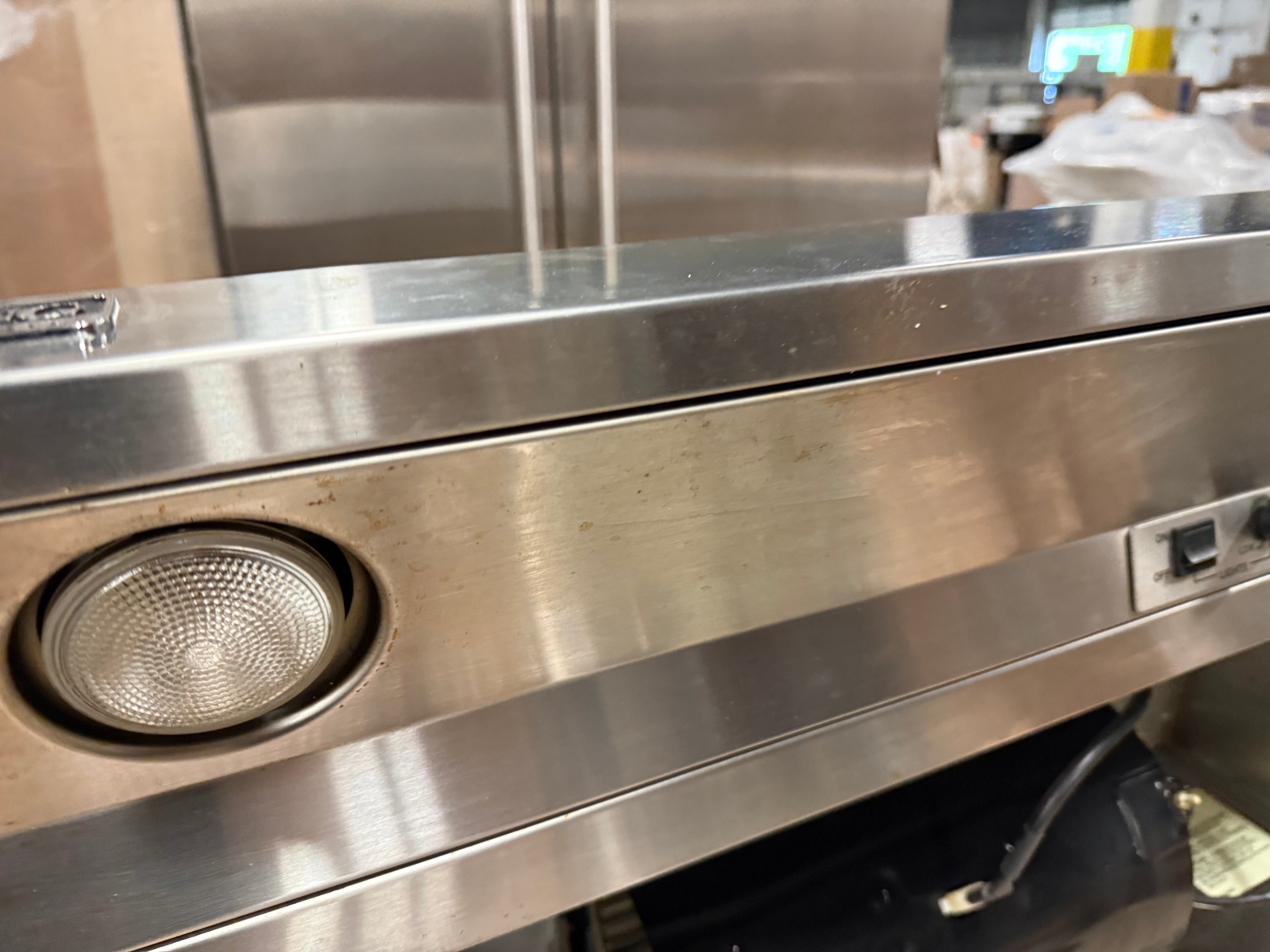 Luxury commercial style canopy hood with baffle filters and halogen lighting
