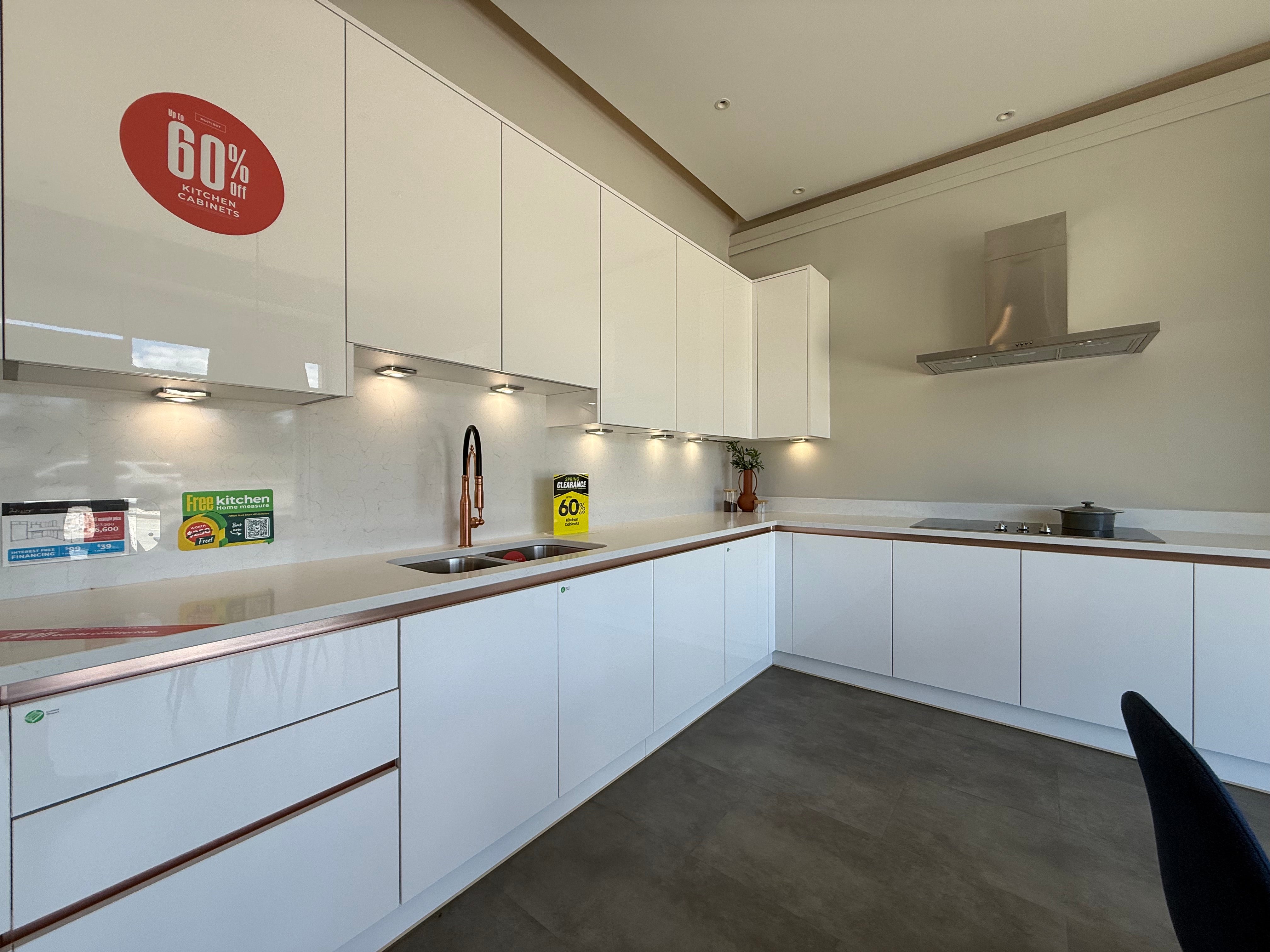 Wren Milano Ultra Bianco Glass Kitchen