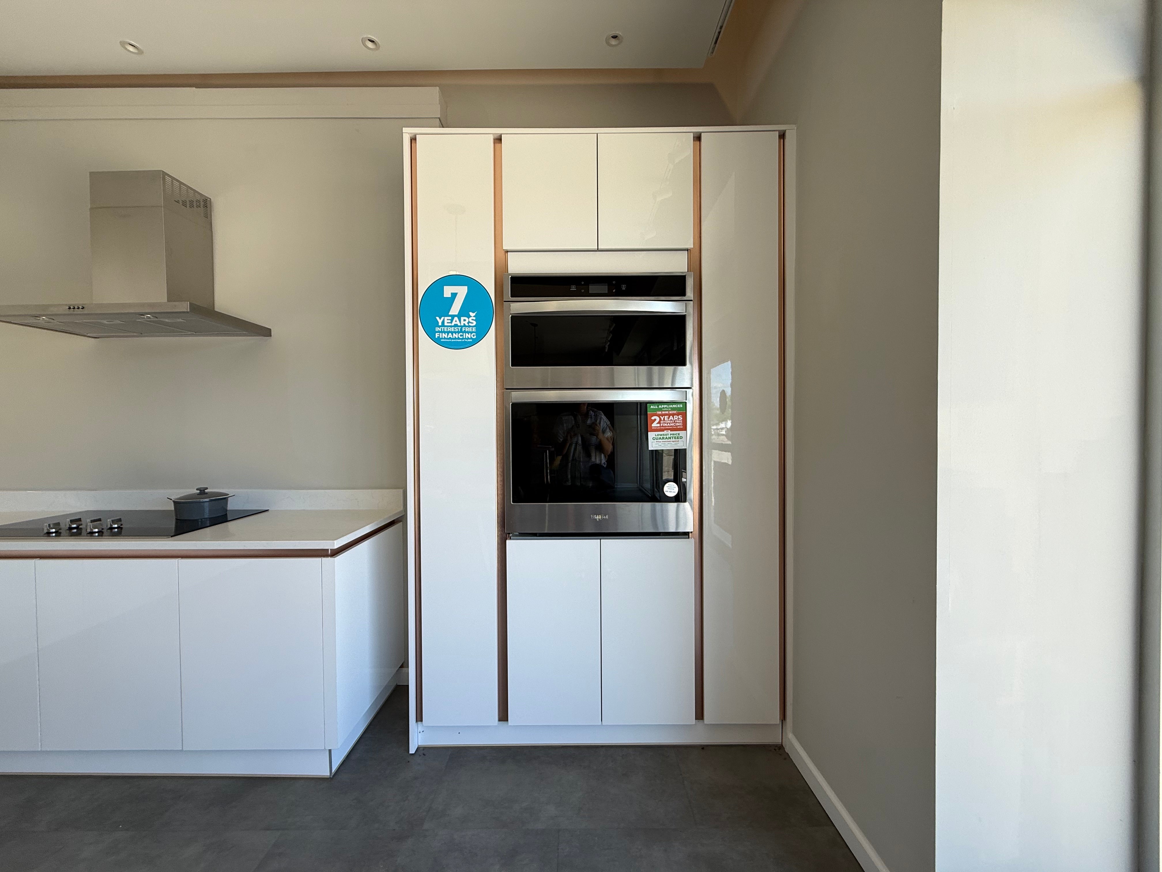 Wren Milano Ultra Bianco Glass Kitchen