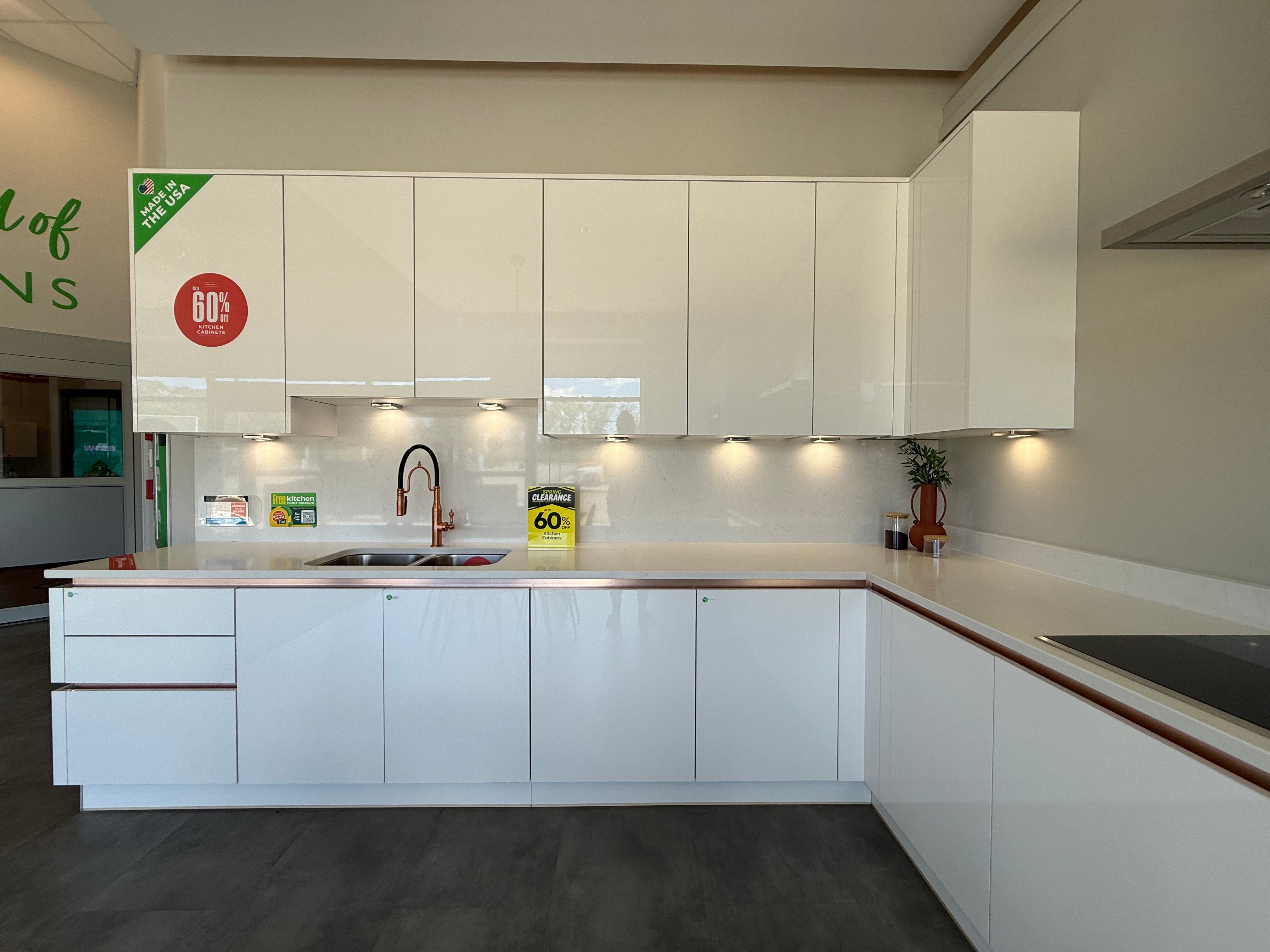 Wren Milano Ultra Bianco Glass Kitchen