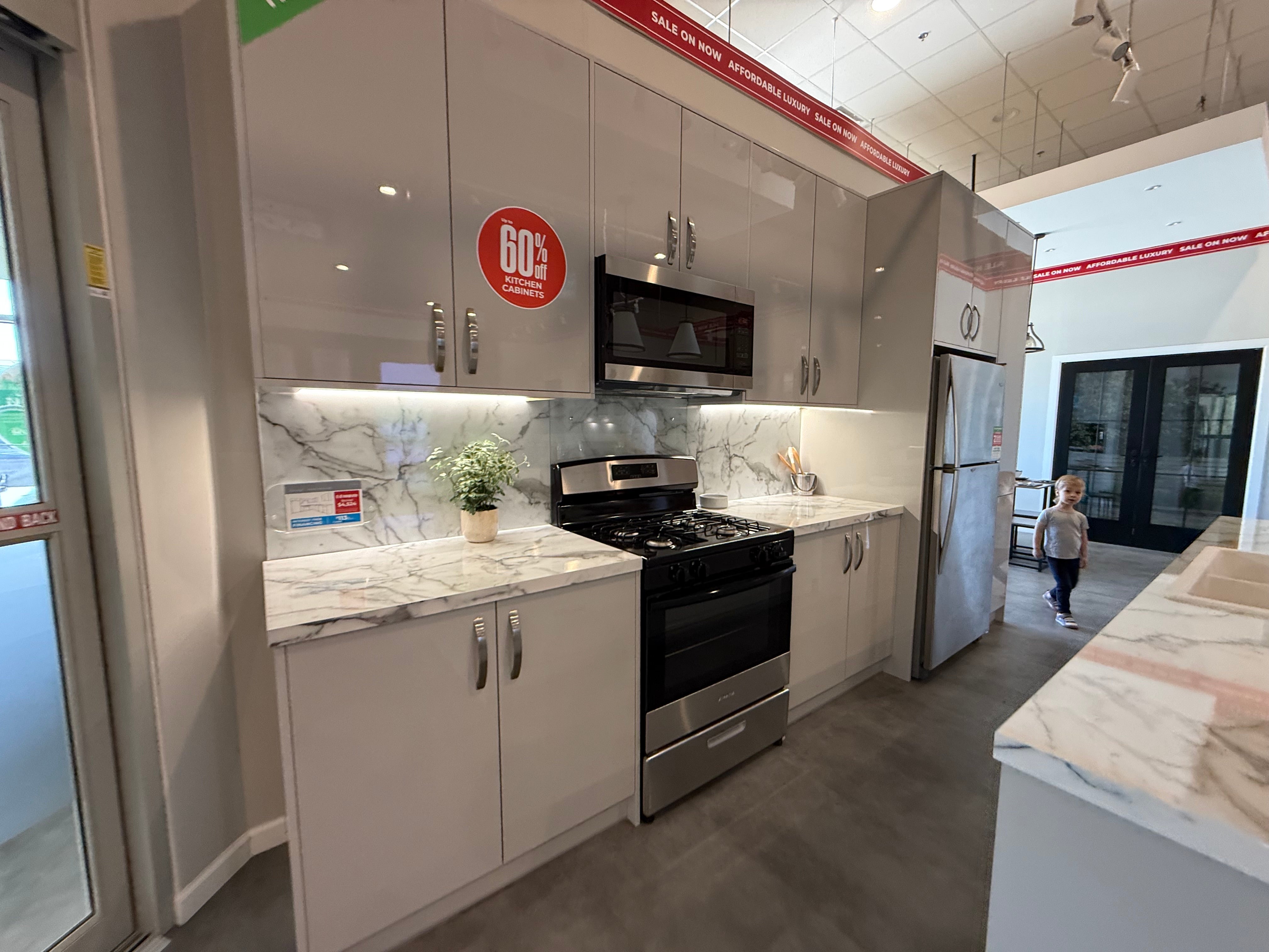 Wren Autograph Pebble Gray Gloss Kitchen with Island