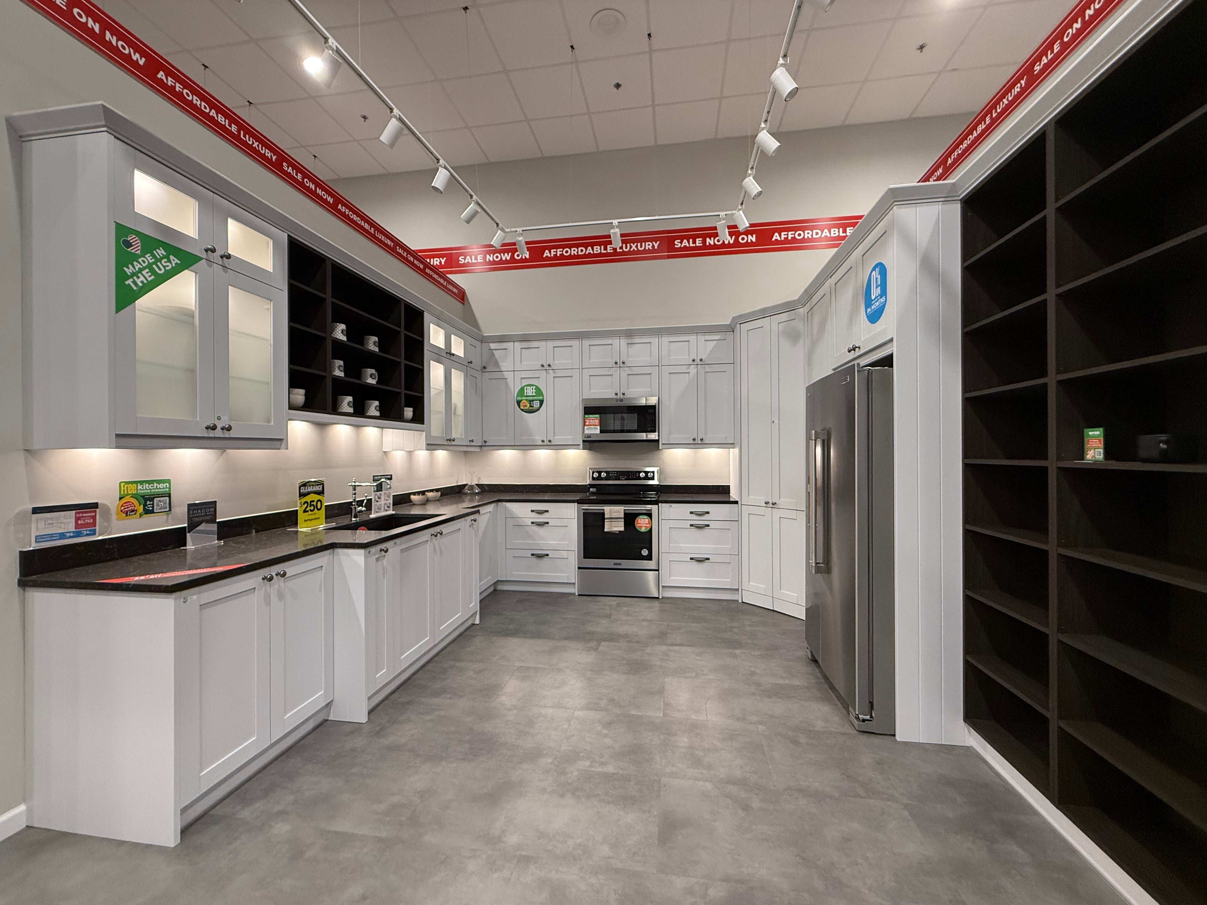 Wren Shaker Forest Classic Chalk White Grain Kitchen