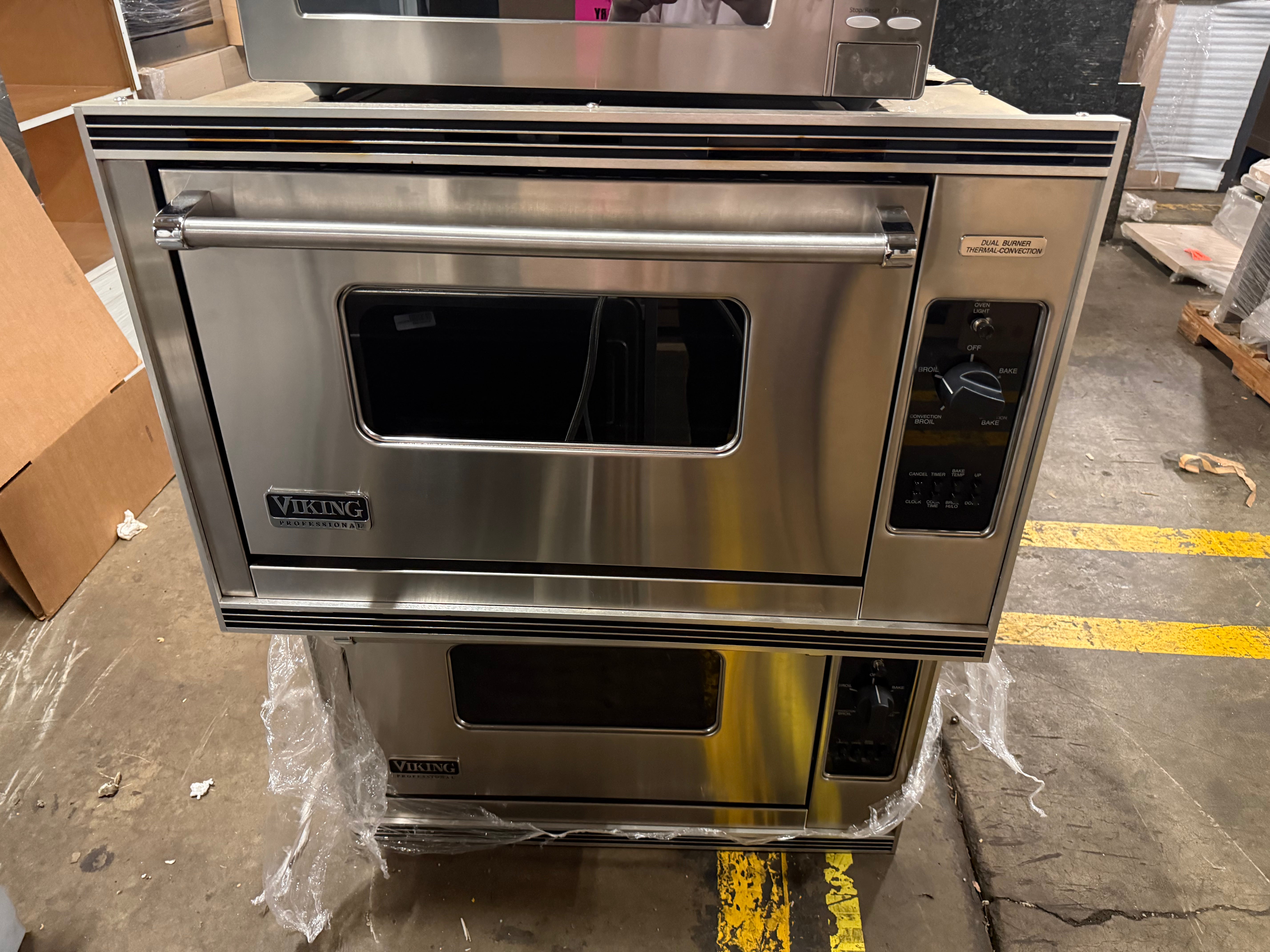 Commercial style residential gas wall oven with infrared broiler and convection