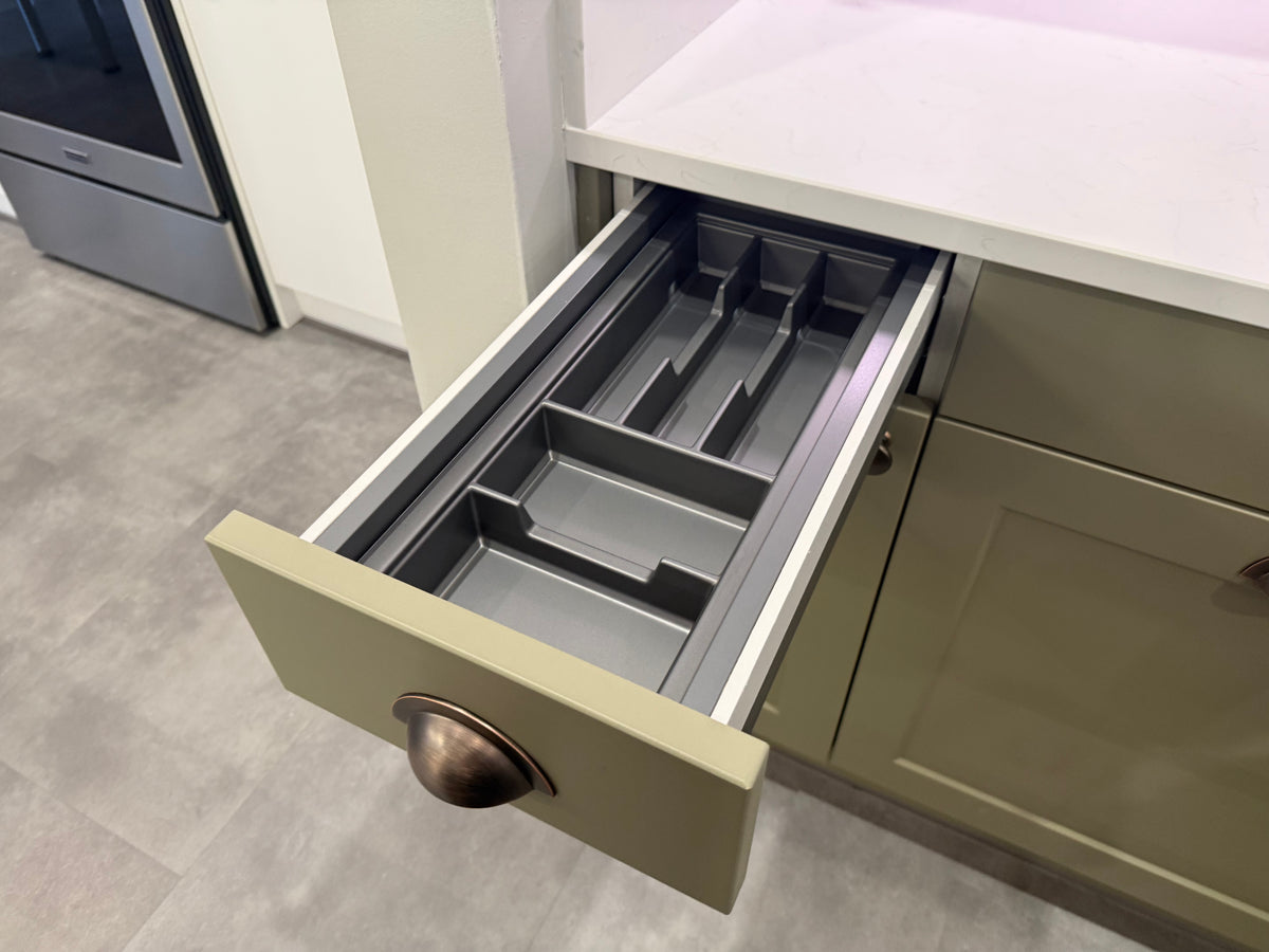 Wren Shaker Chelsea Juratek Olive Green & Ceramic Matte Kitchen