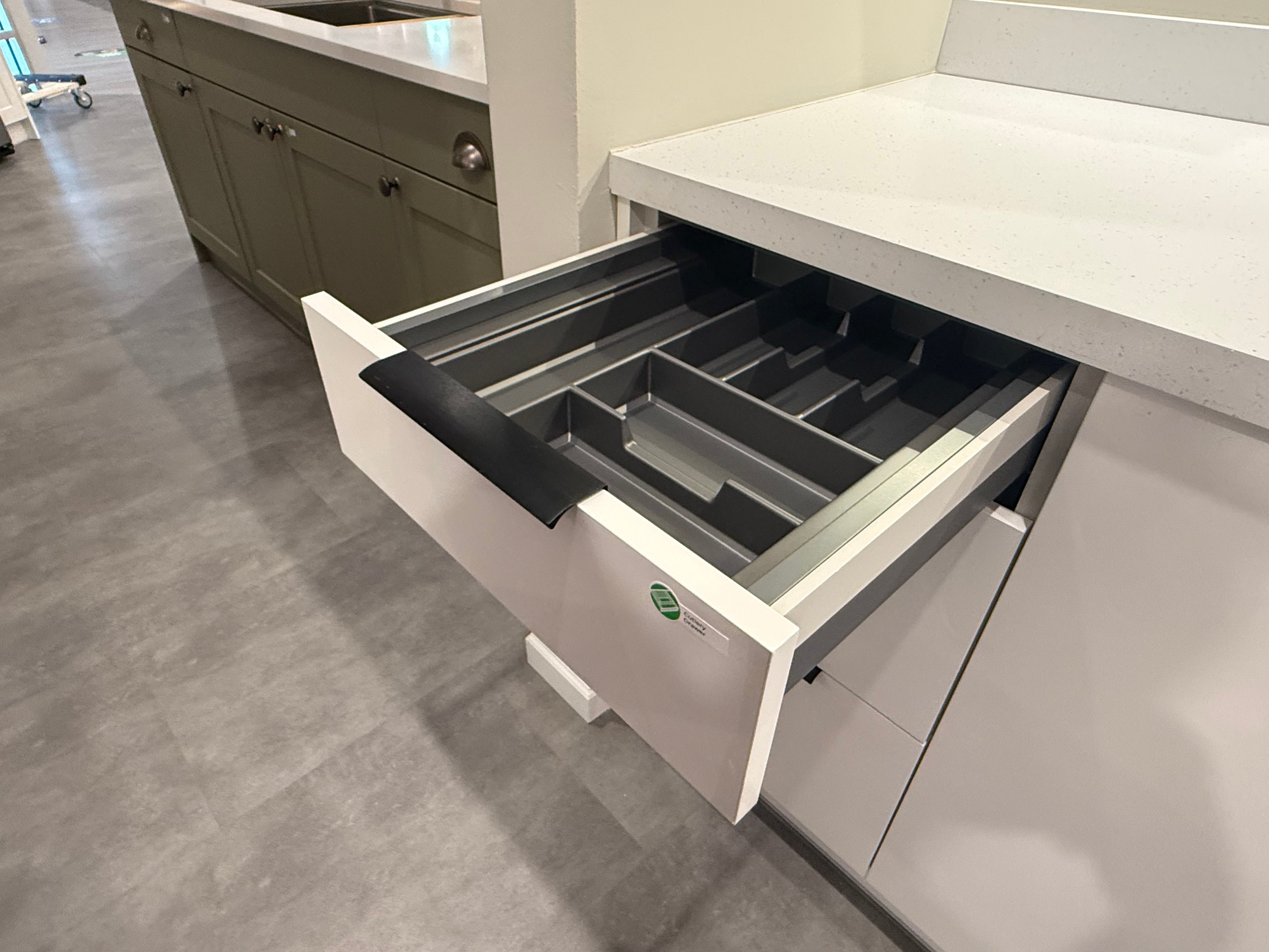 Wren Ultra Bianco Gloss Kitchen
