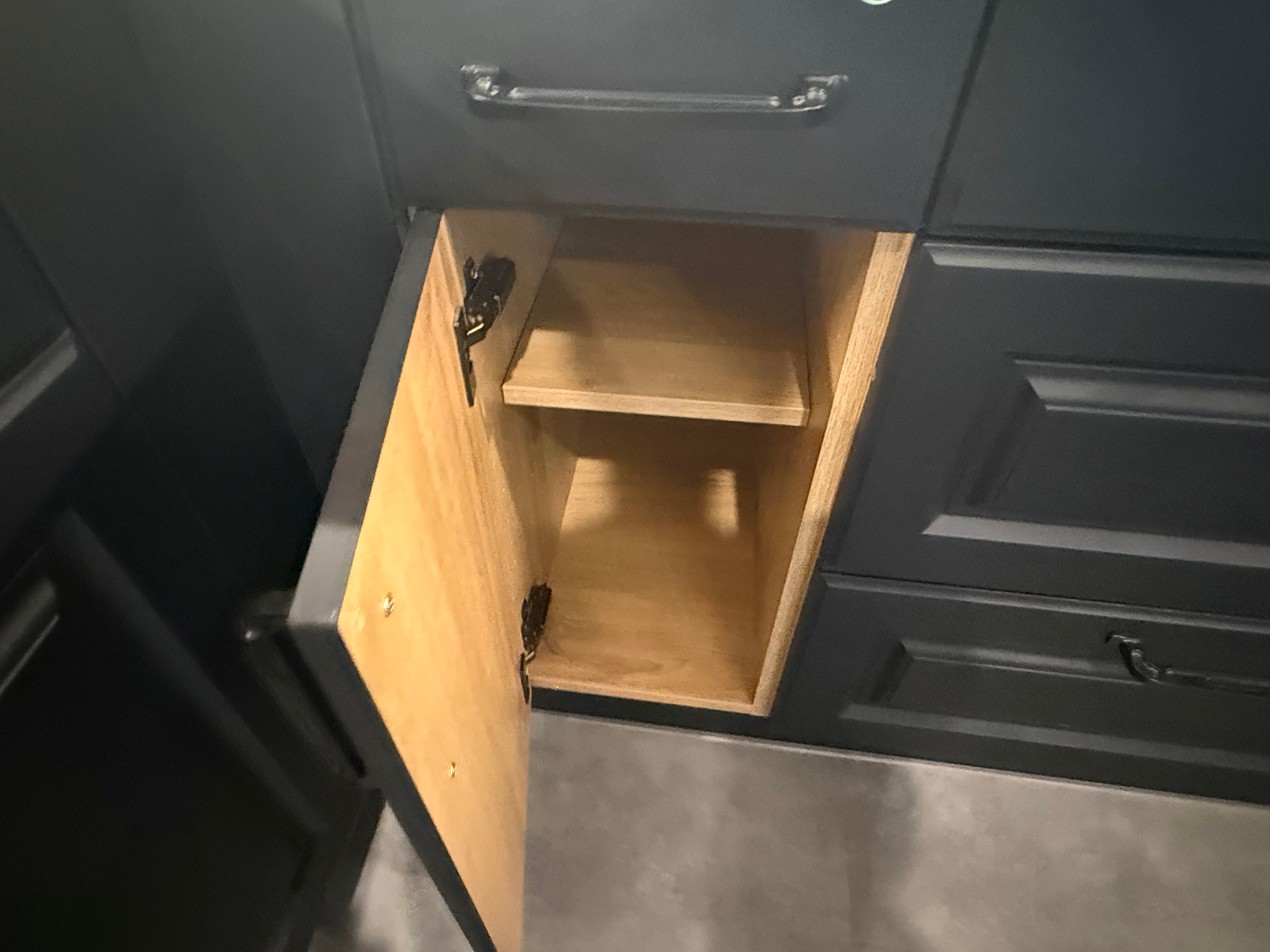 Wren Georgian Juratek Nero Matte Kitchen