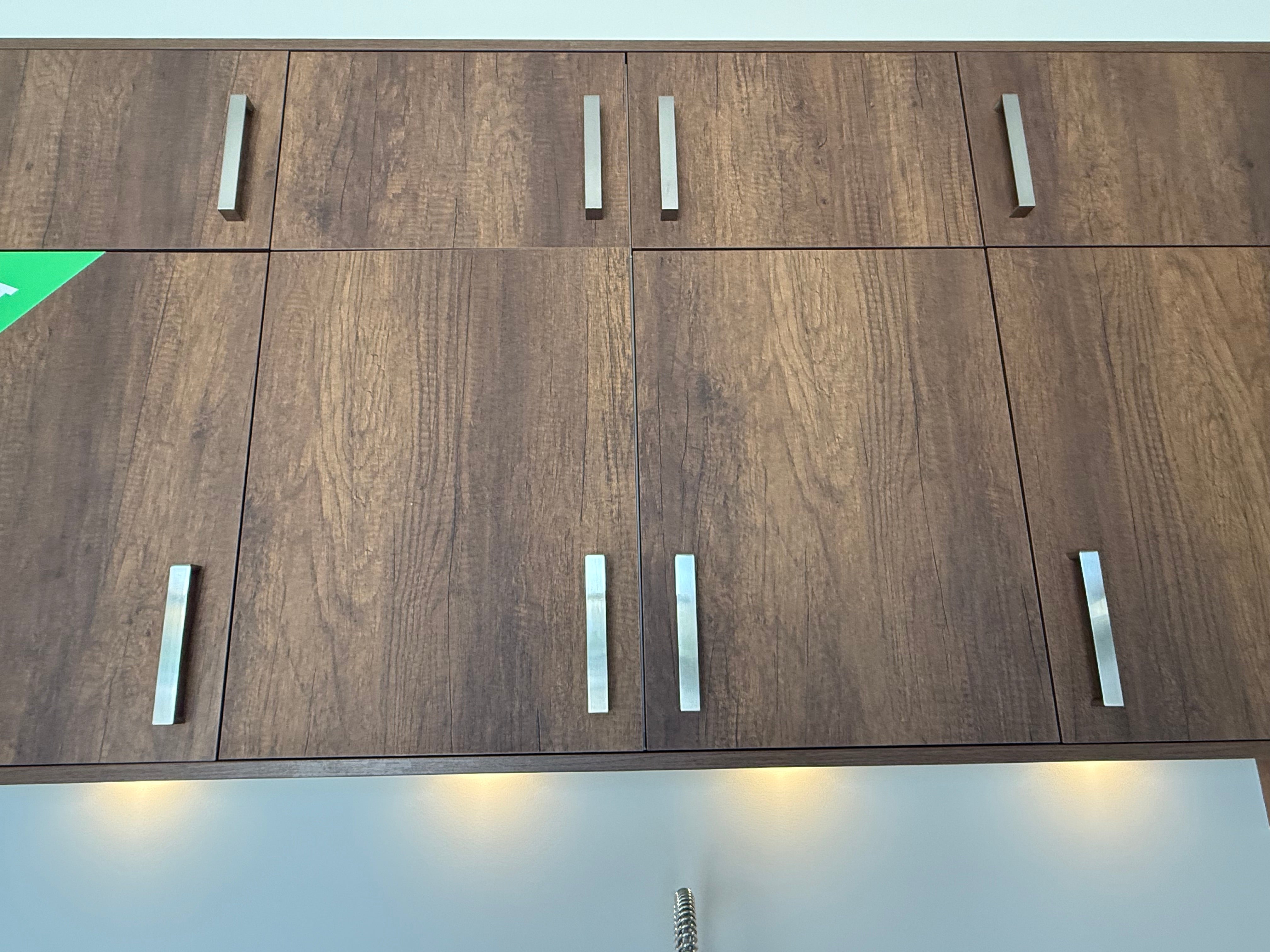Wren Ultra Eden Green Gloss & Elements Saddle Oak Matte Kitchen