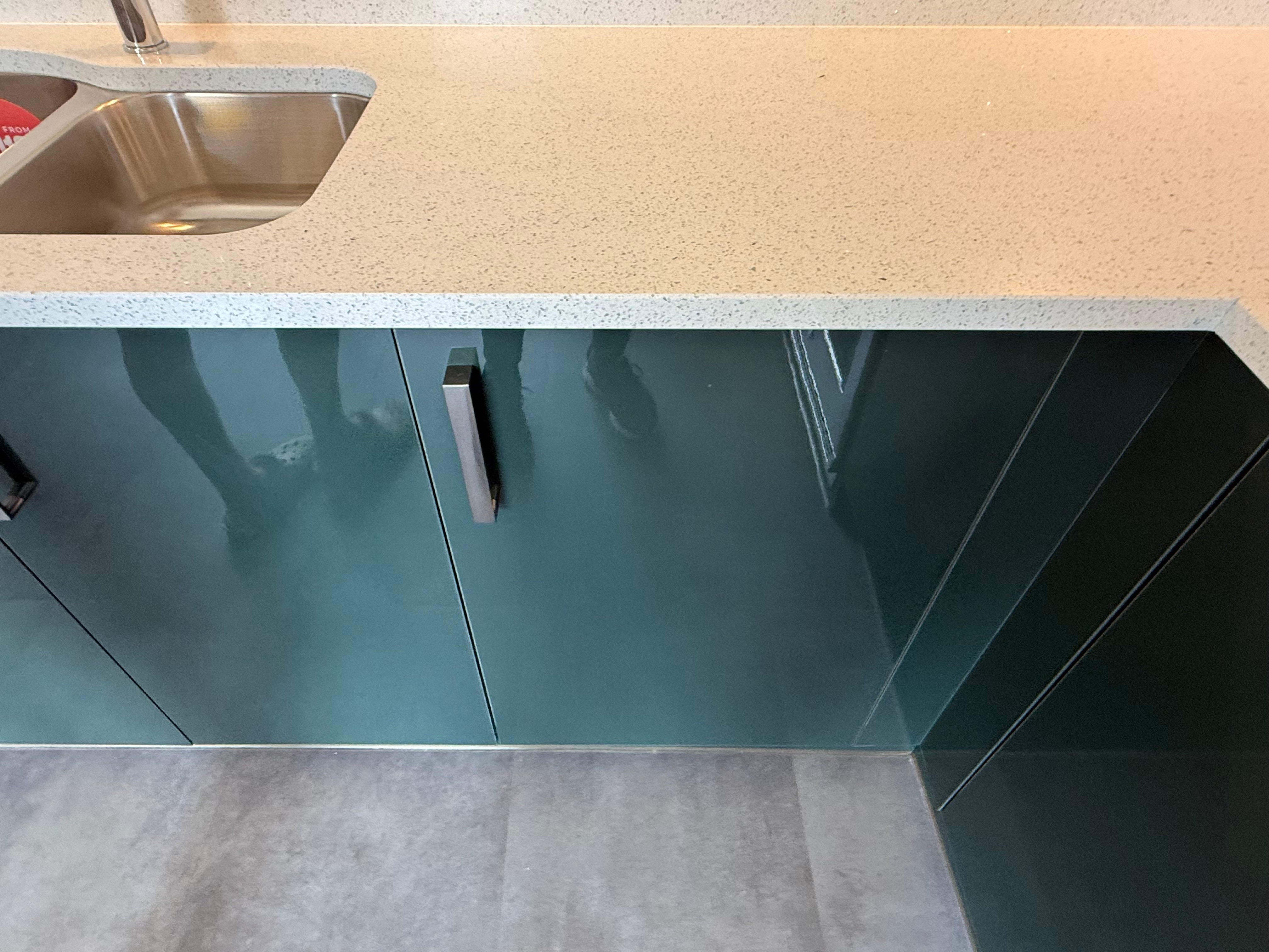 Wren Ultra Eden Green Gloss & Elements Saddle Oak Matte Kitchen