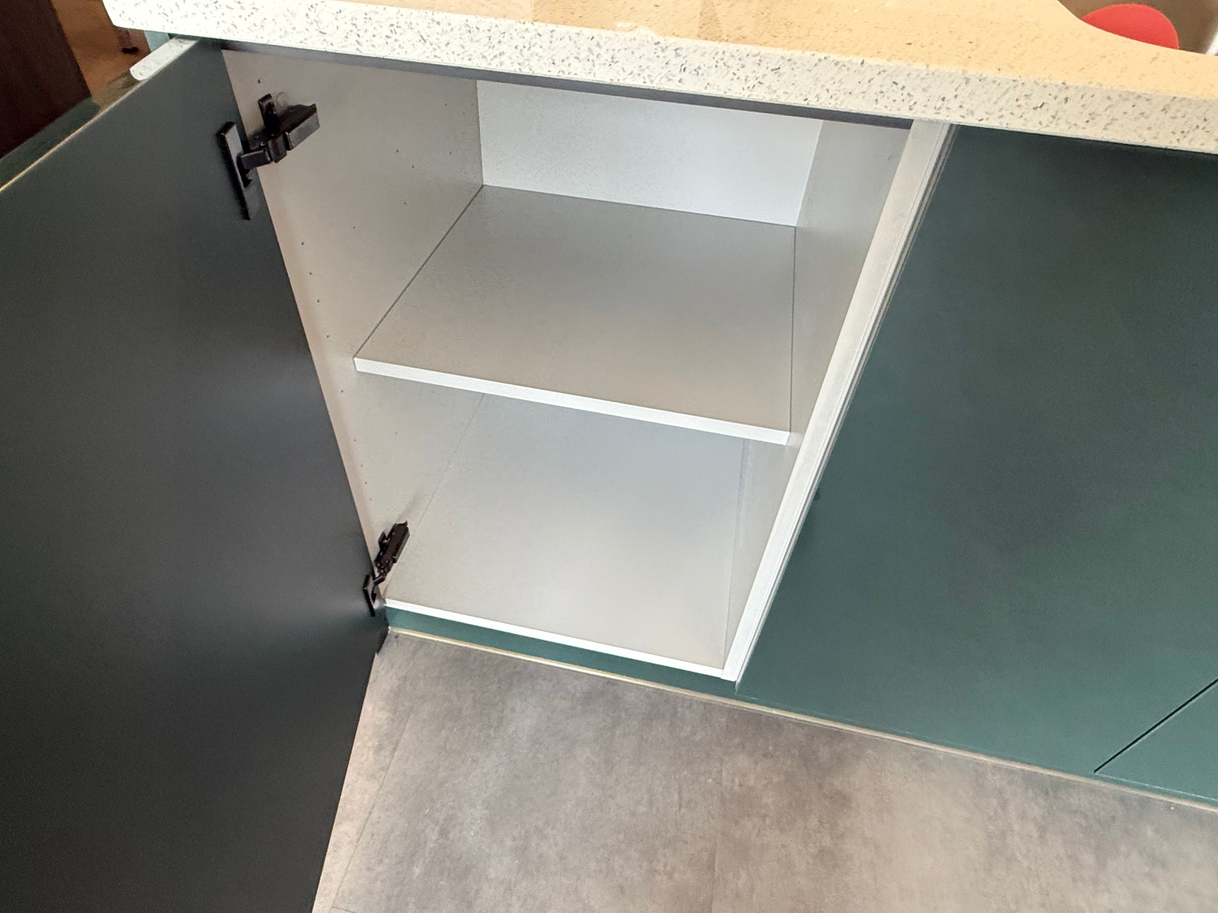 Wren Ultra Eden Green Gloss & Elements Saddle Oak Matte Kitchen