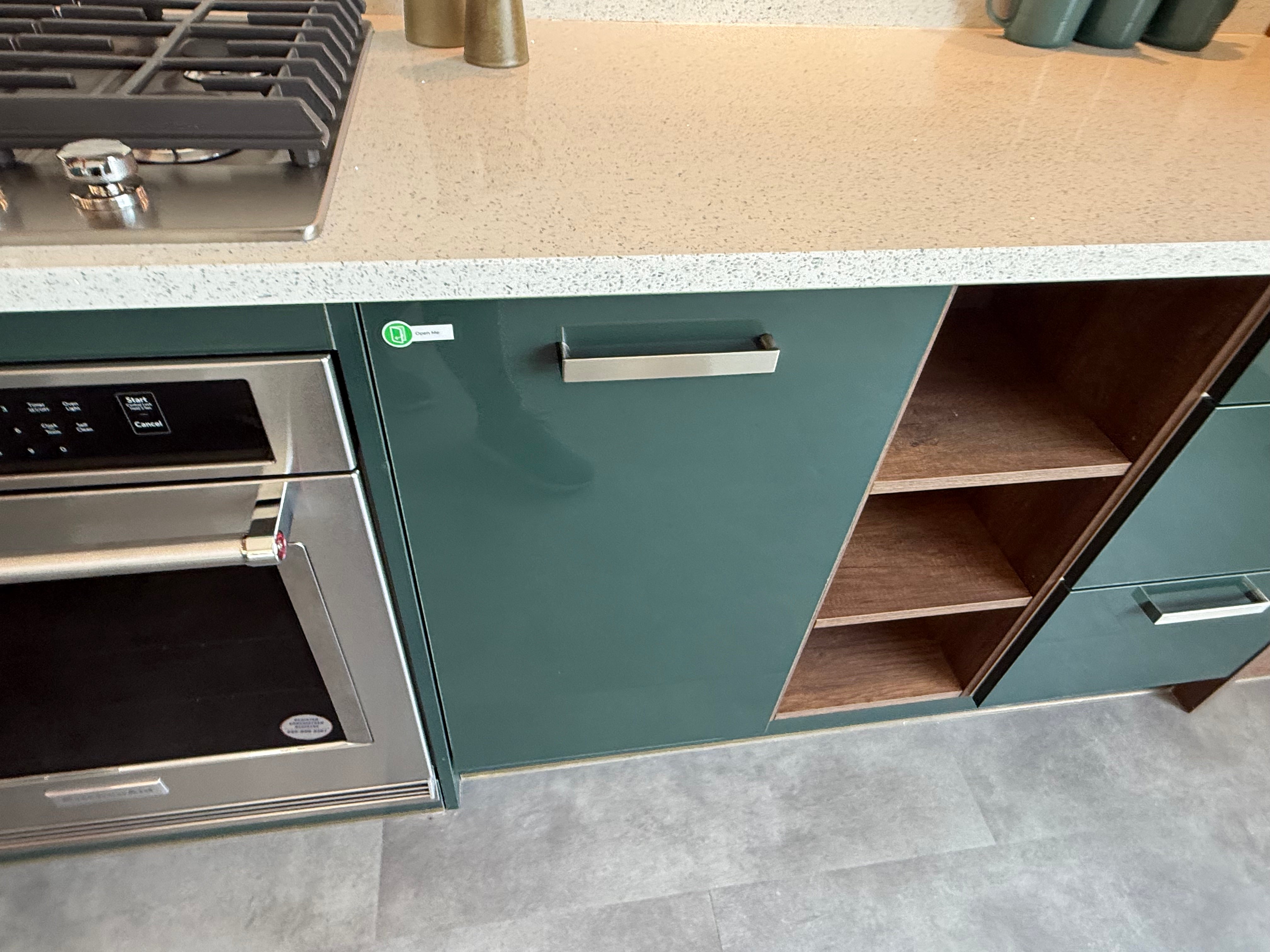 Wren Ultra Eden Green Gloss & Elements Saddle Oak Matte Kitchen