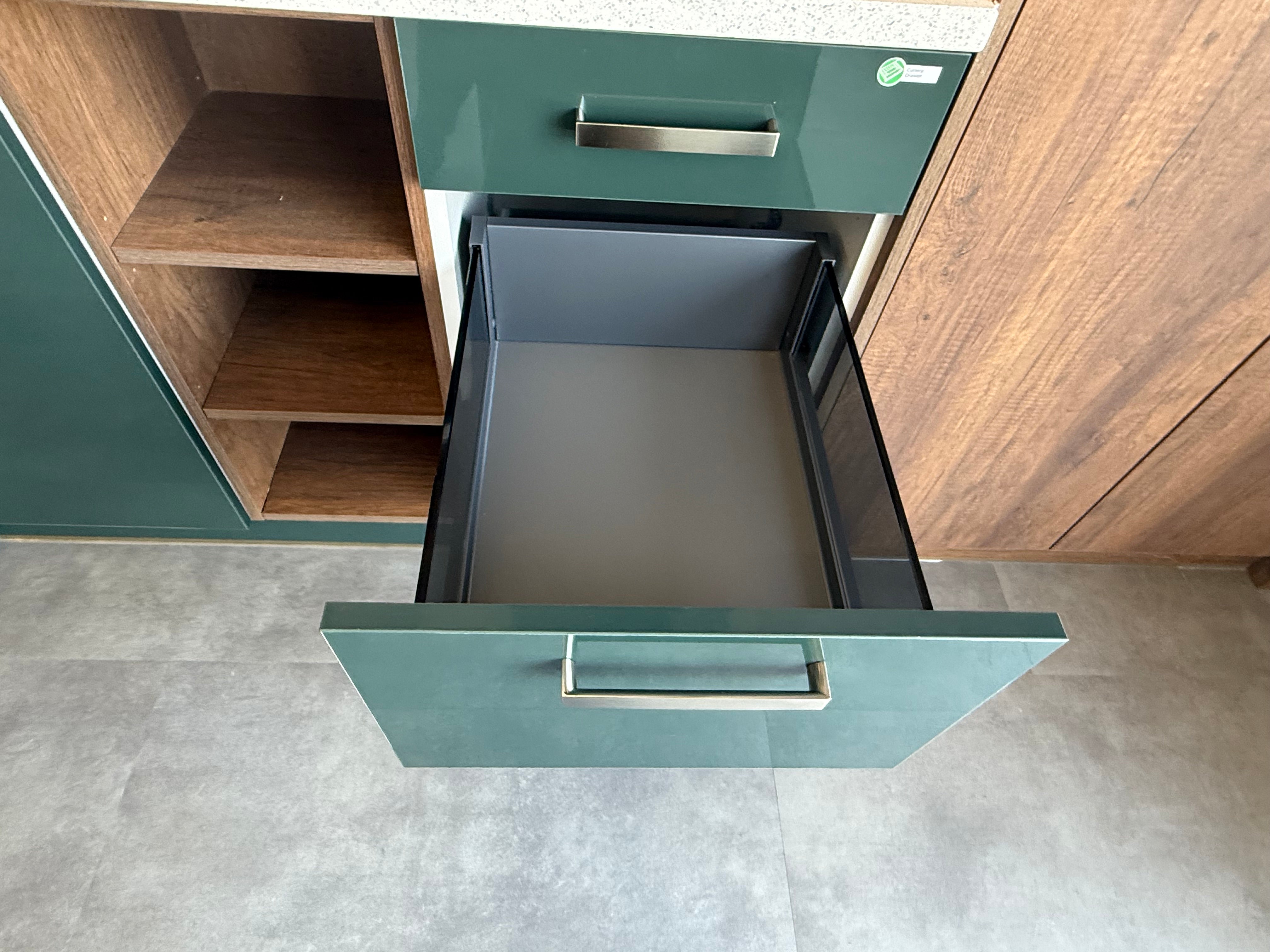 Wren Ultra Eden Green Gloss & Elements Saddle Oak Matte Kitchen