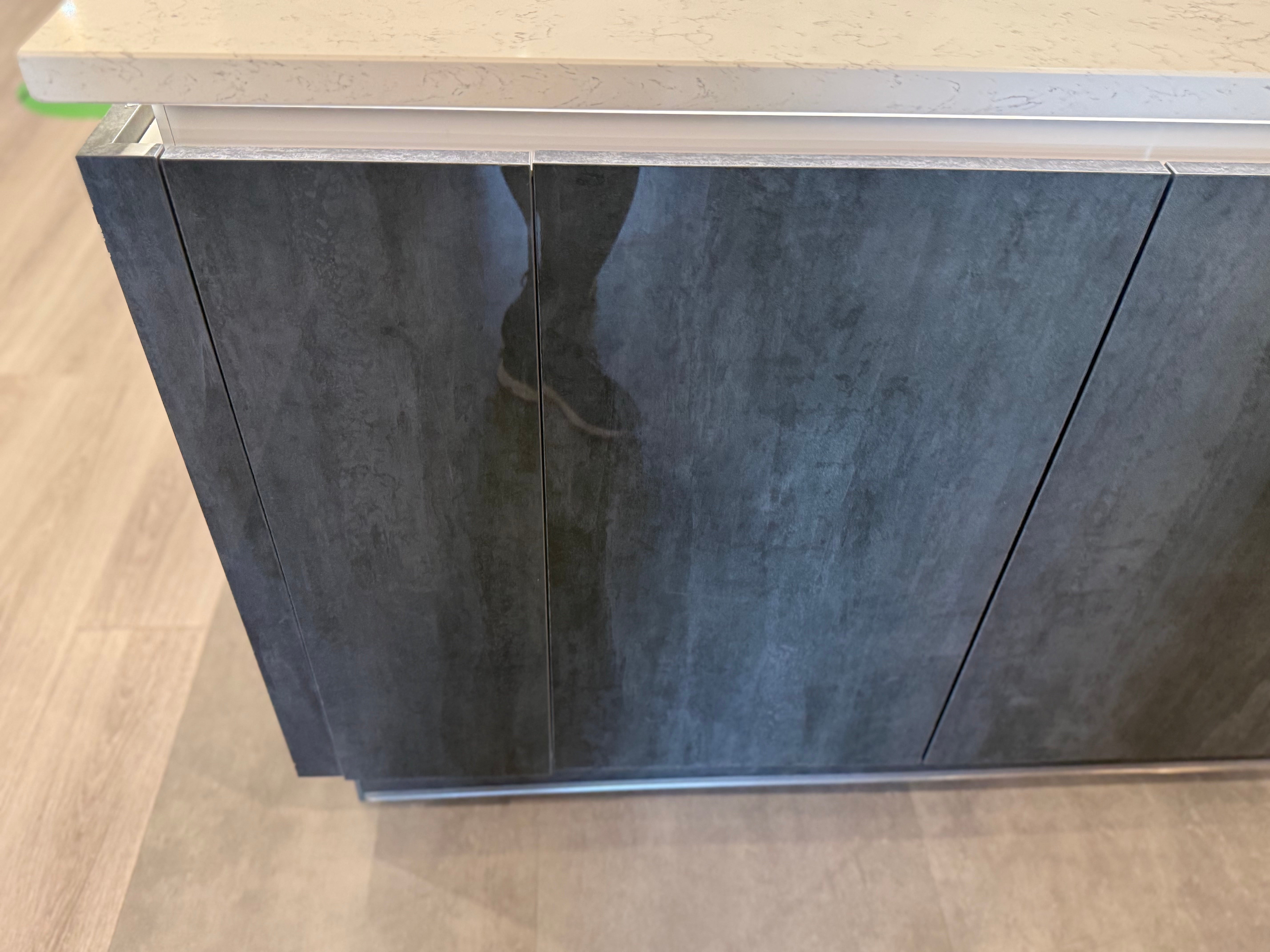 Wren Milano Elements Mettallic Slate Gloss & Ultra Pencil Gray Gloss Kitchen