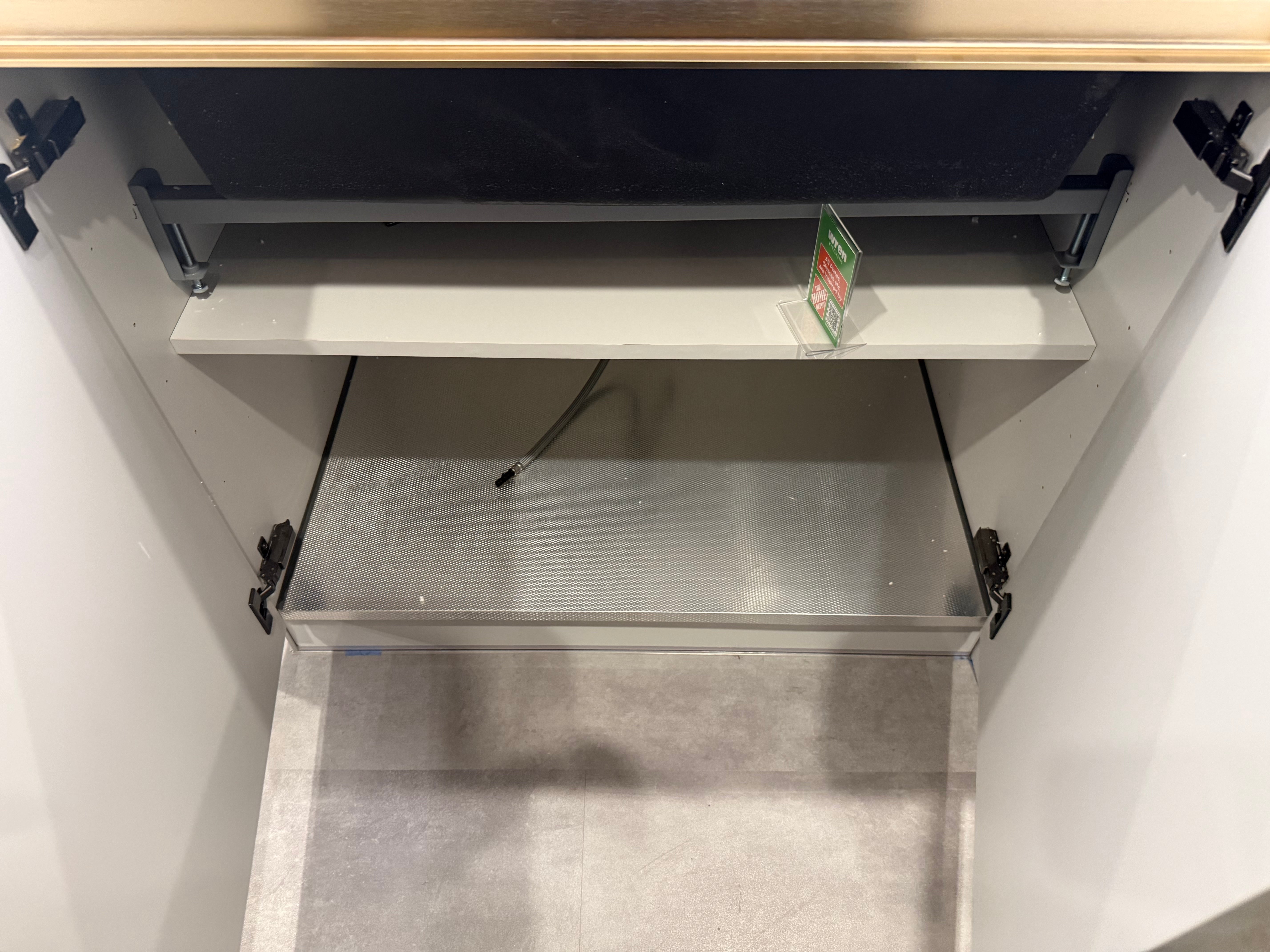 Wren Milano Elements Metallic Night Gloss & Ultra Cloud Gloss Kitchen