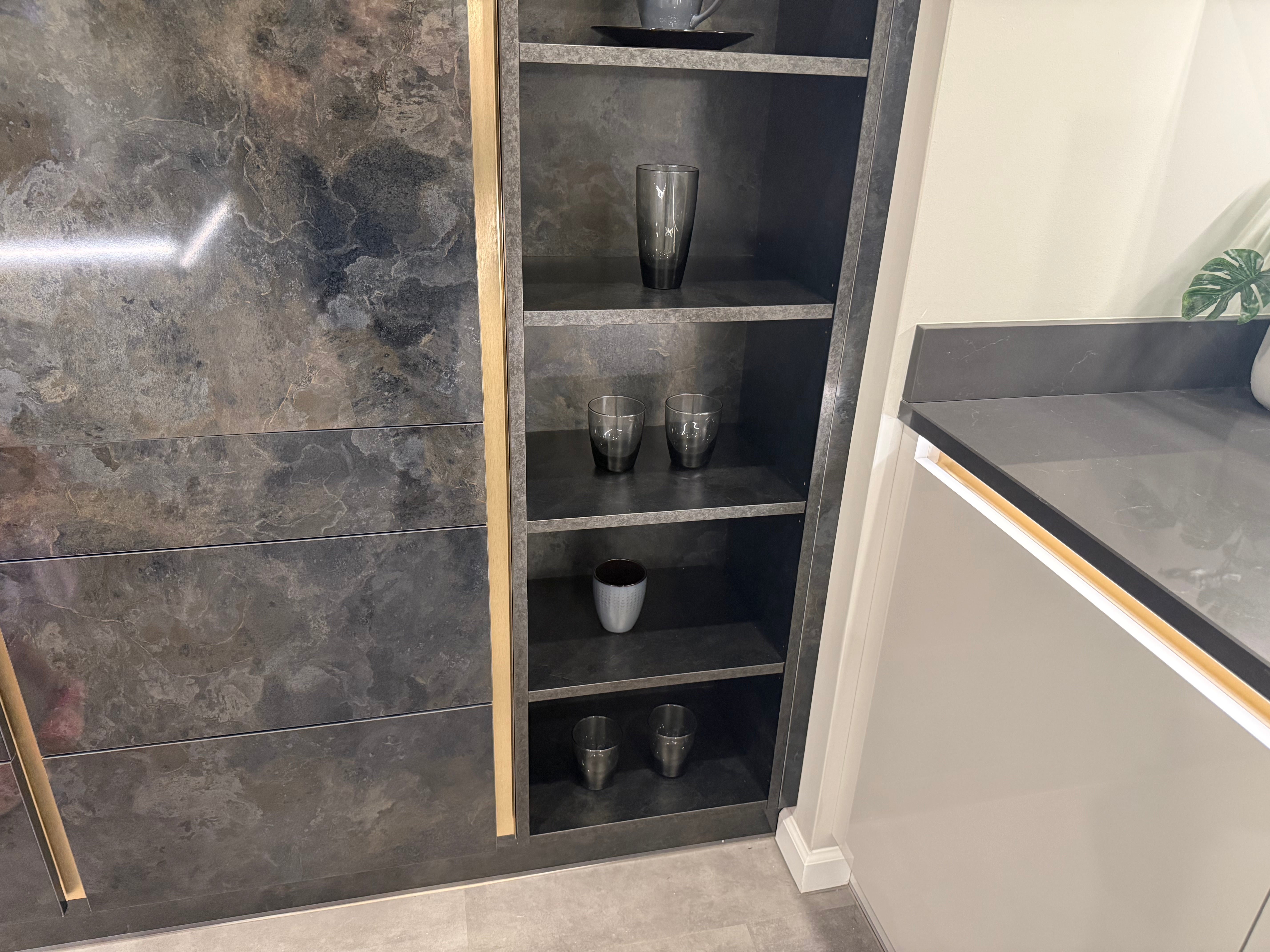 Wren Milano Elements Metallic Night Gloss & Ultra Cloud Gloss Kitchen