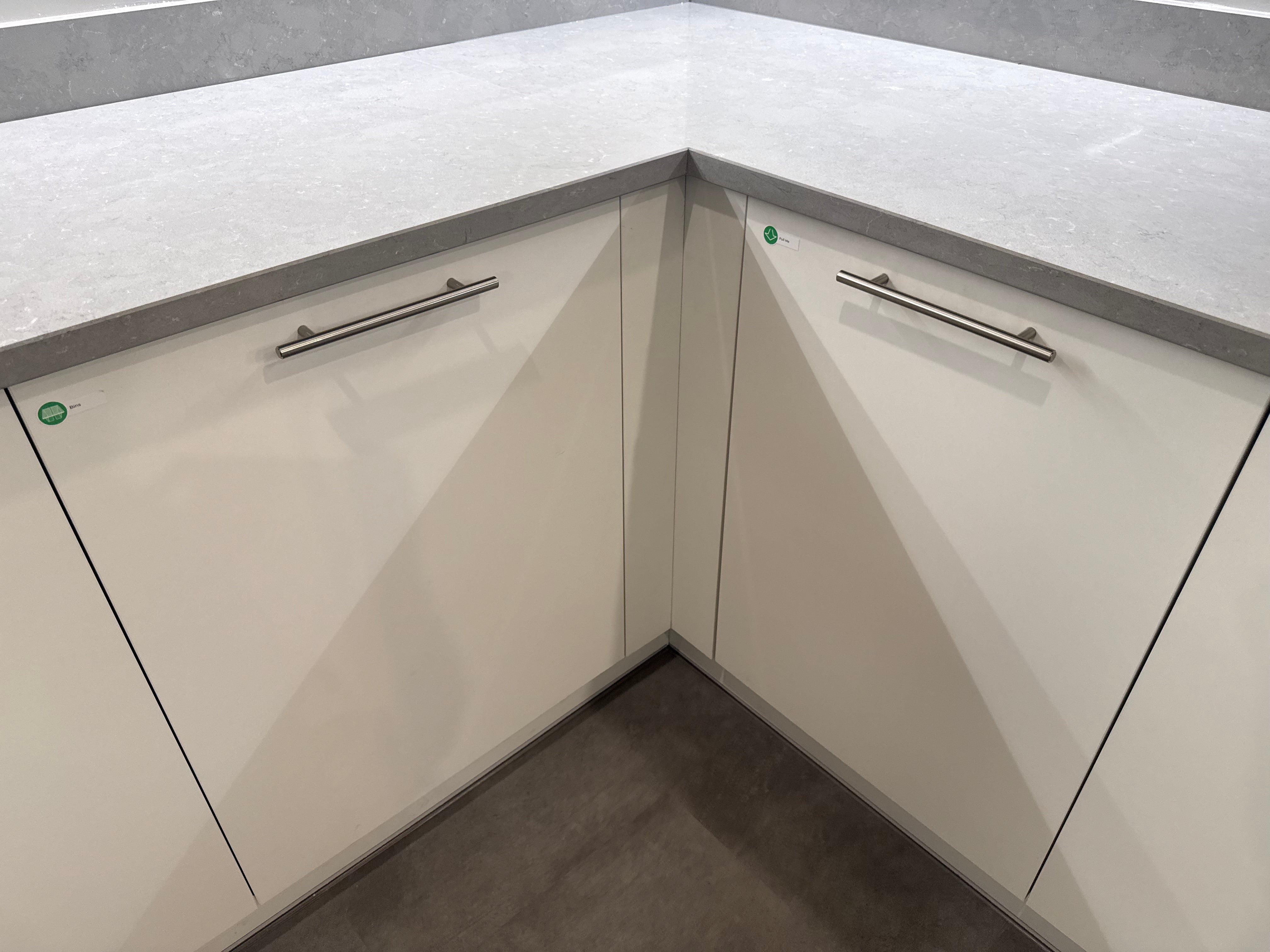 Wren Autograph White Silk Kitchen