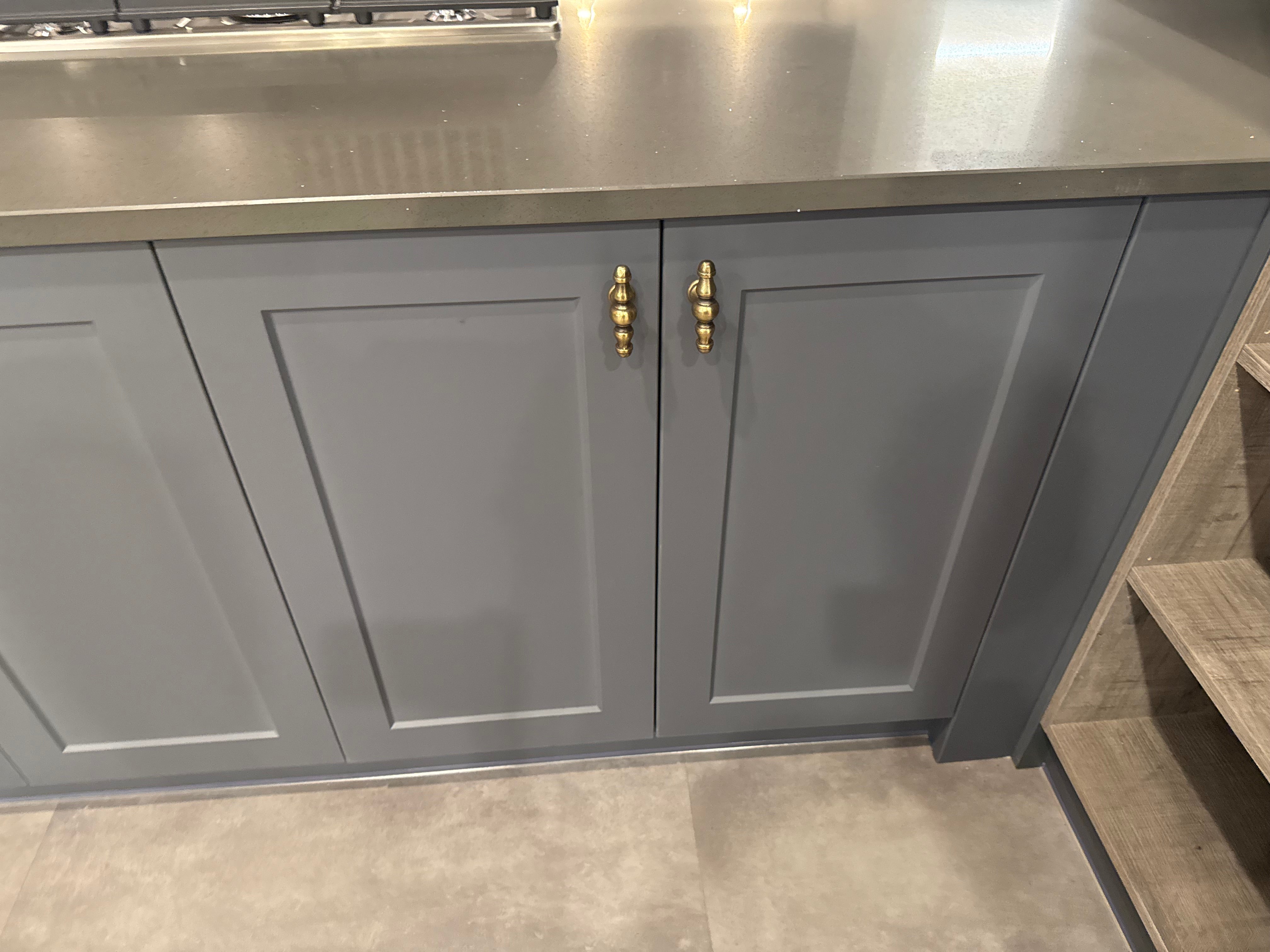 Wren Shaker Chelsea Juratek Forest Green Matte Kitchen