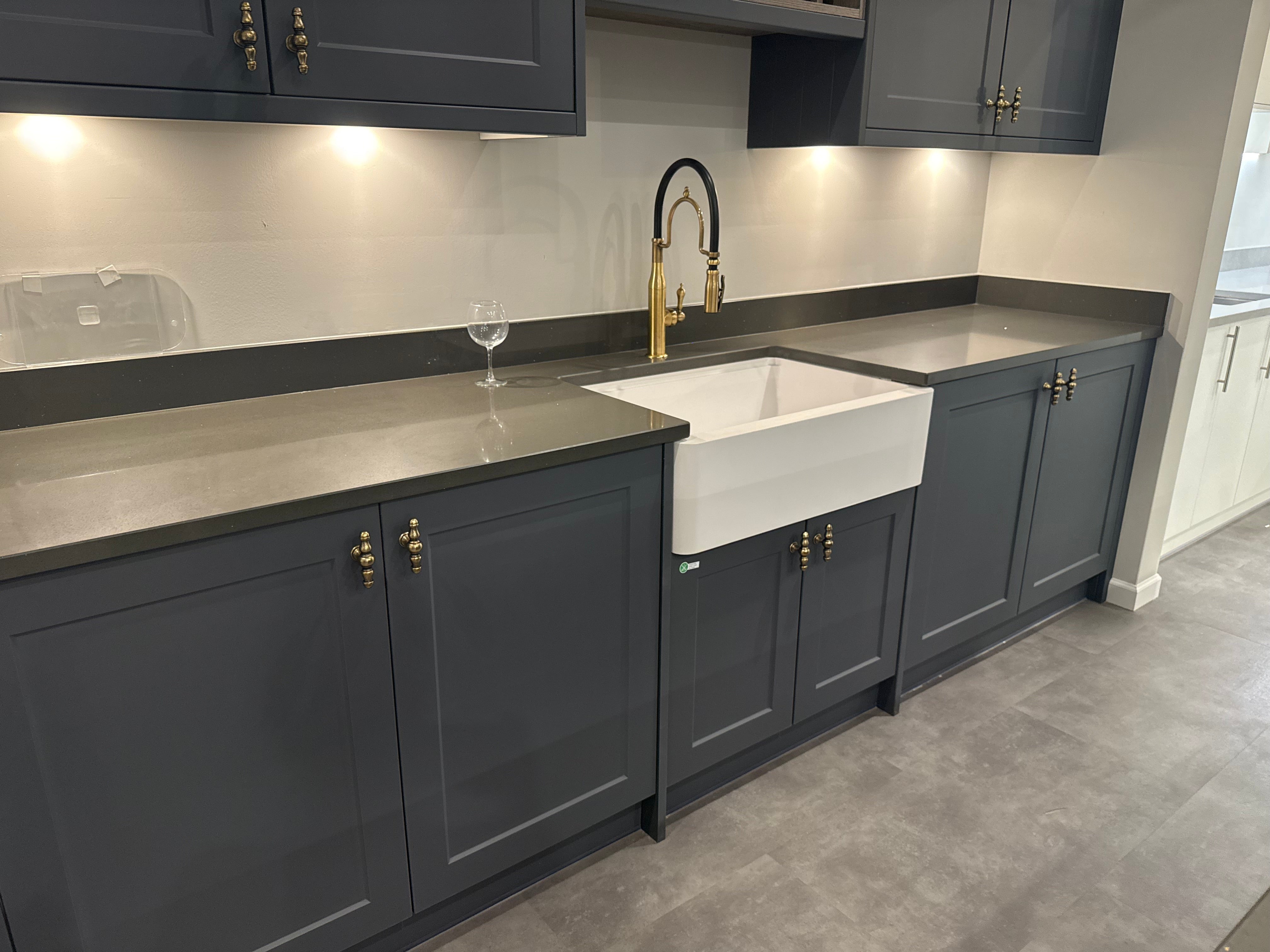 Wren Shaker Chelsea Juratek Forest Green Matte Kitchen