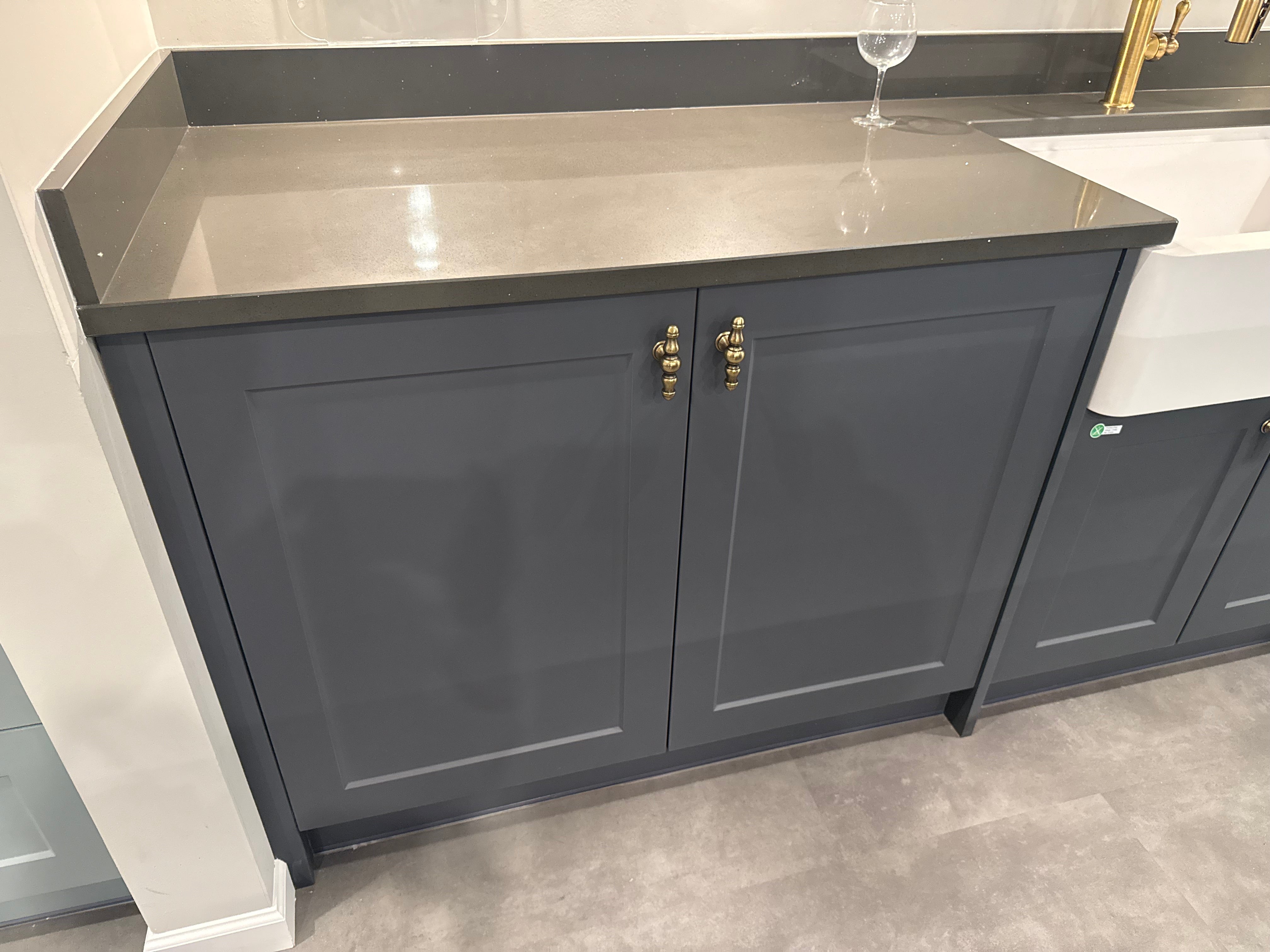Wren Shaker Chelsea Juratek Forest Green Matte Kitchen