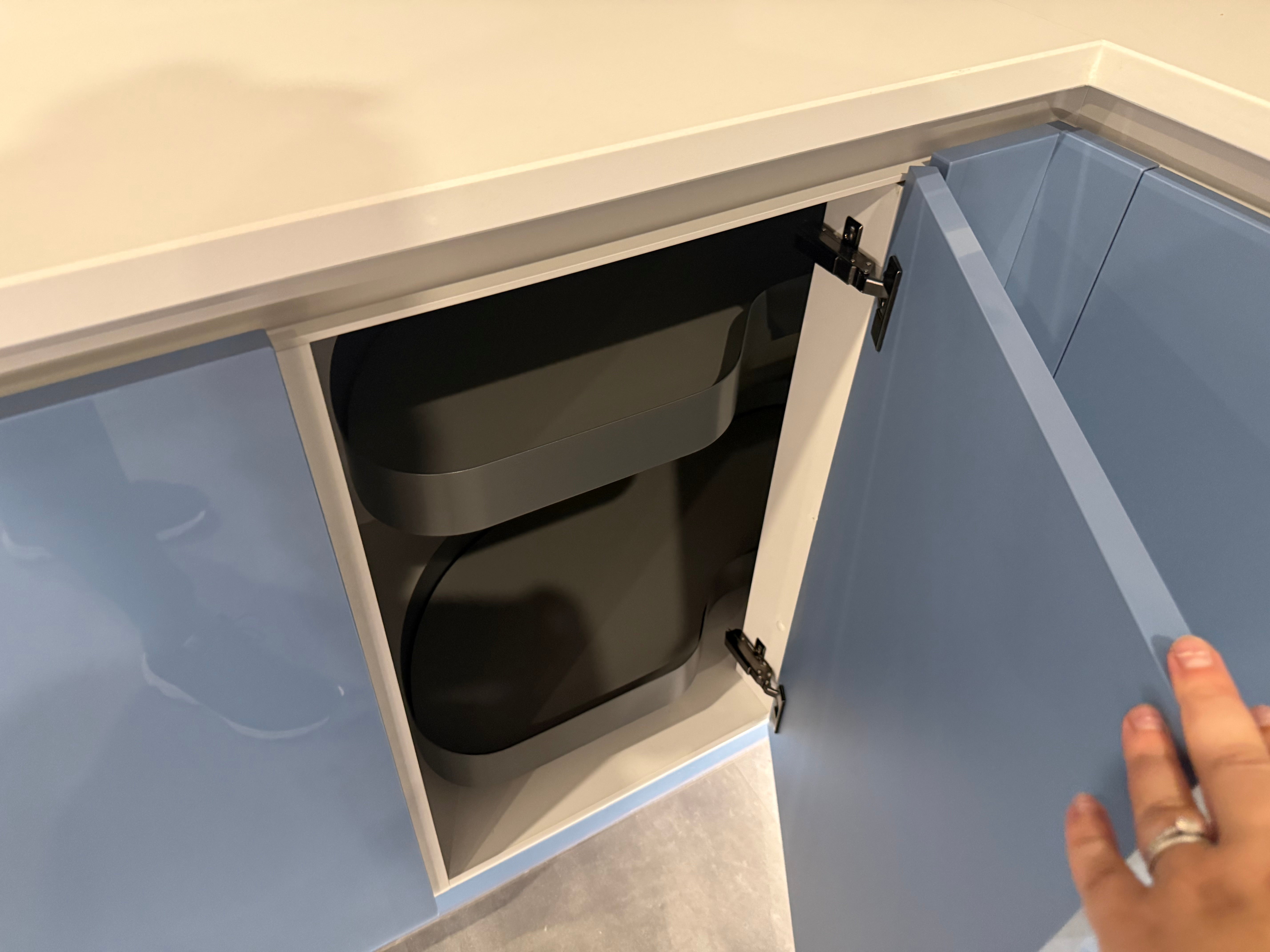 Wren Infinity Plus Blue Gloss Handleless Kitchen