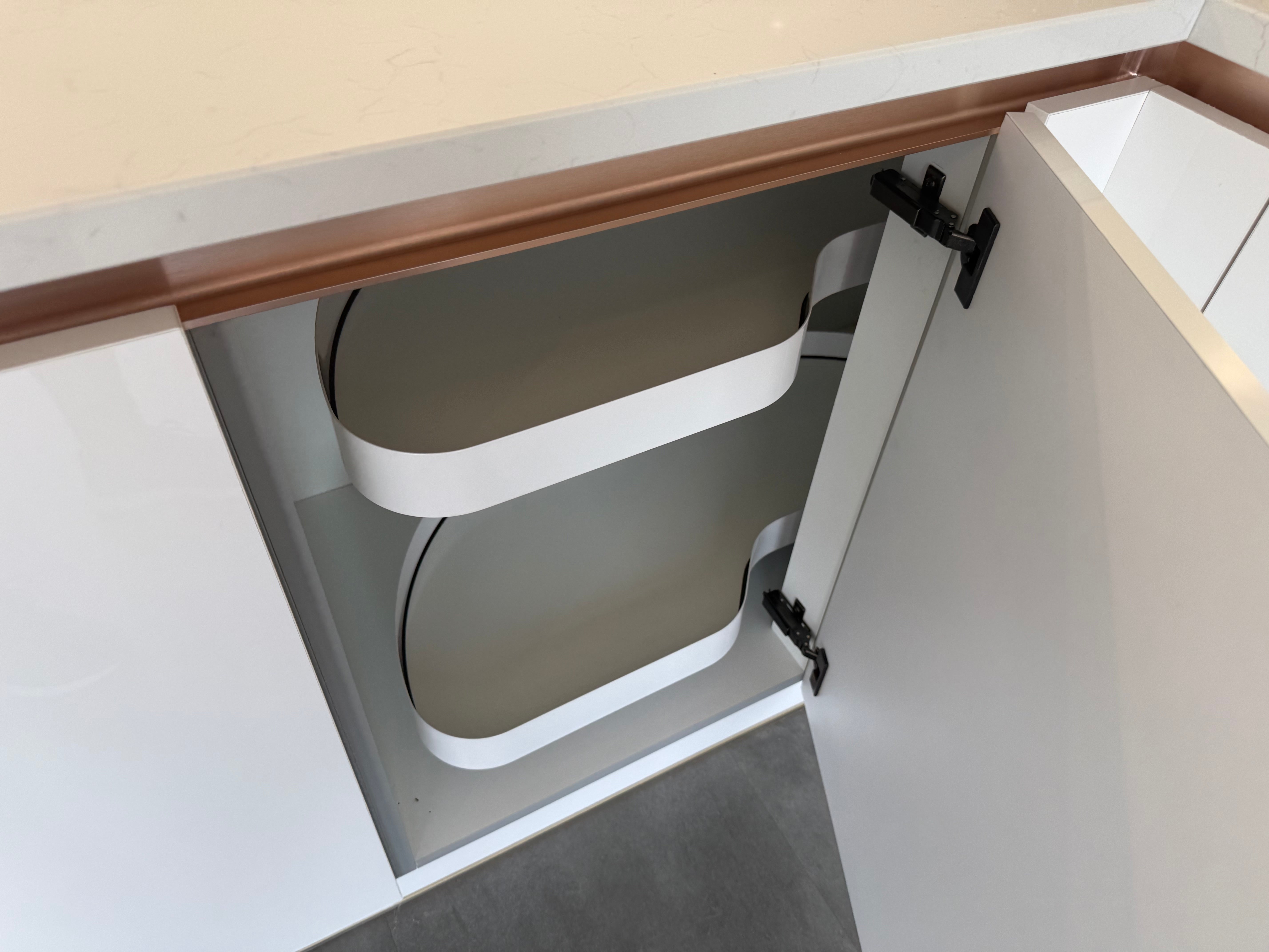 Wren Milano Ultra Bianco Glass Kitchen