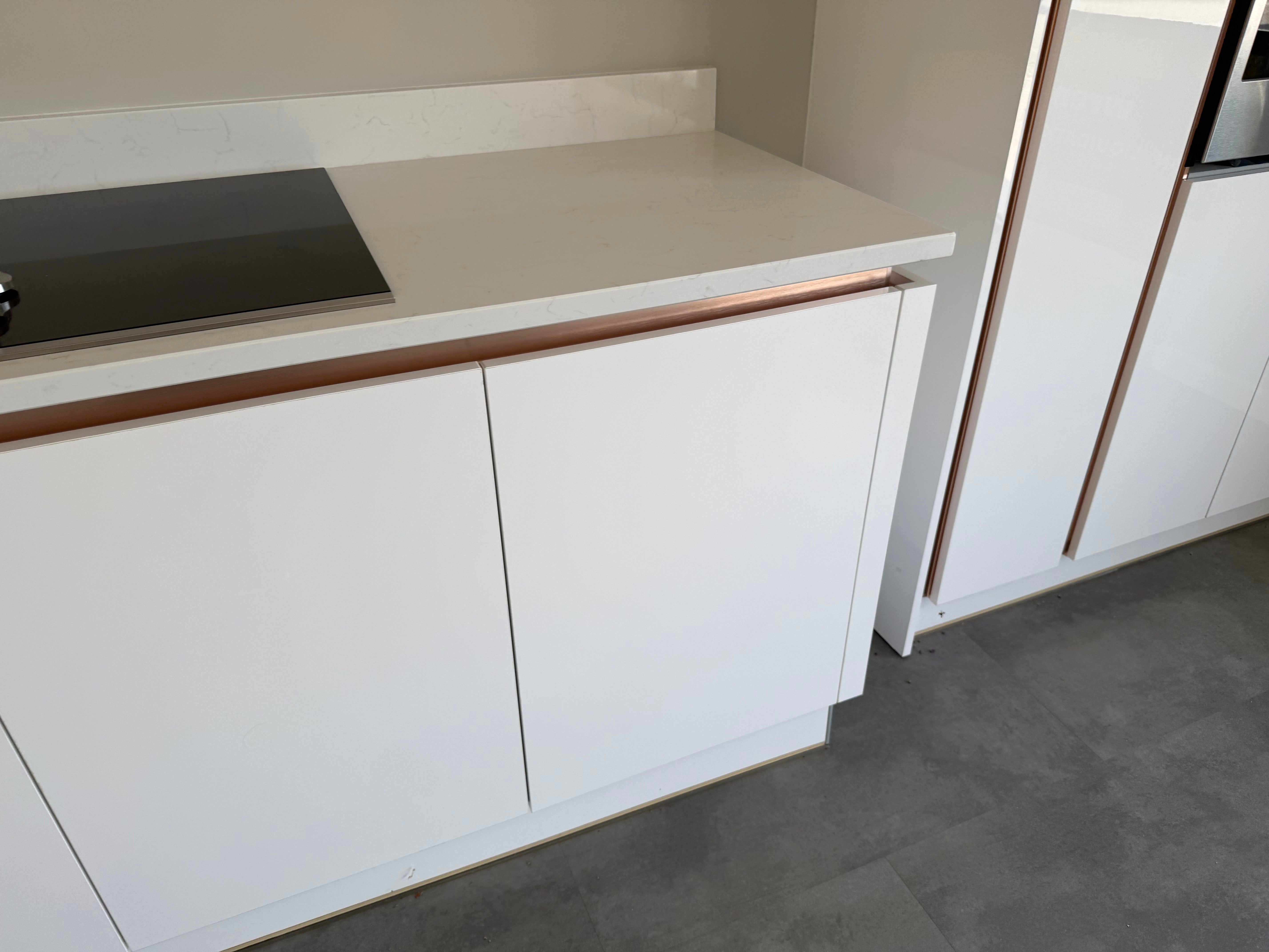 Wren Milano Ultra Bianco Glass Kitchen