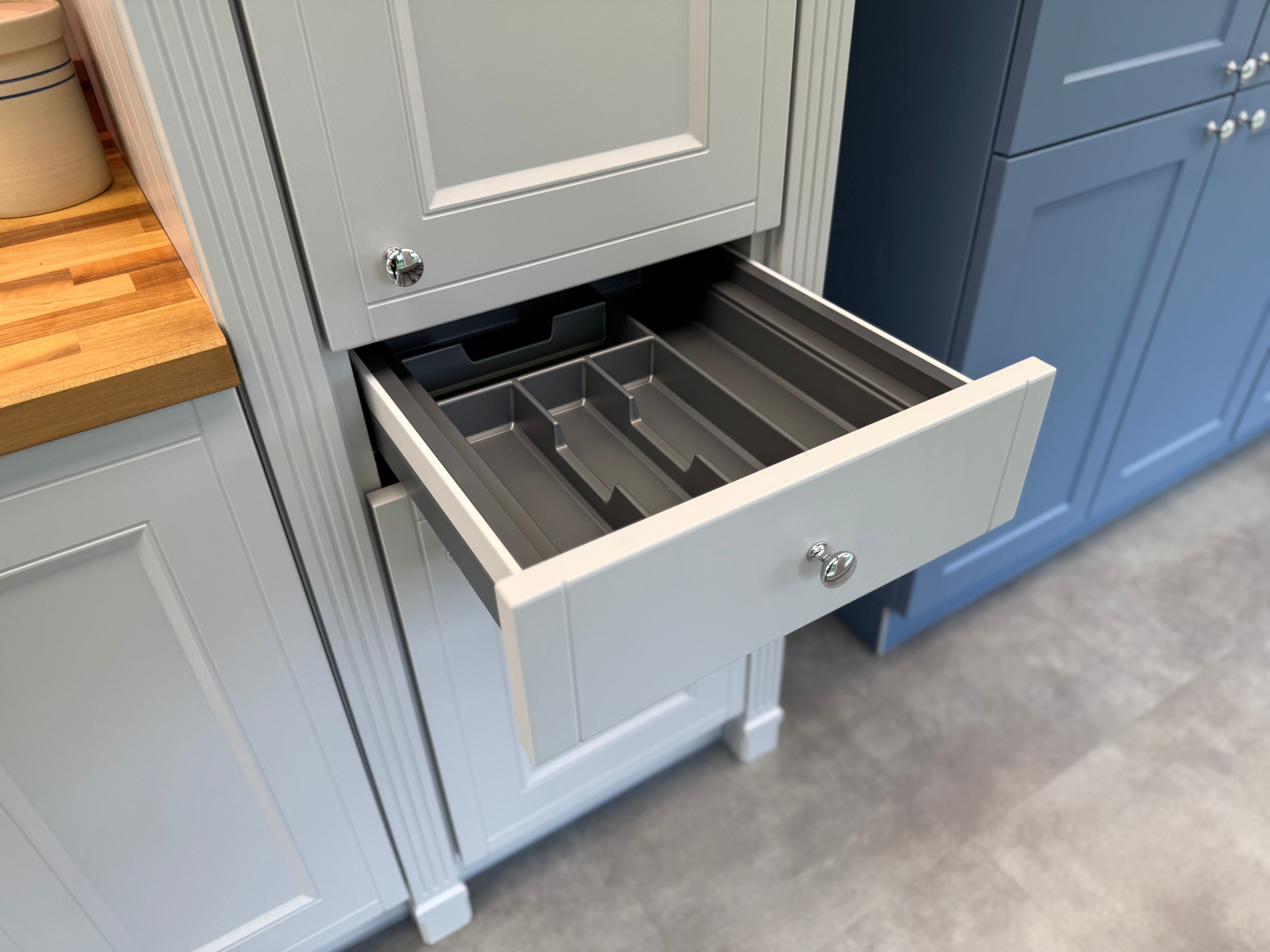 Wren Country Juratek Matte Pebble Gray Kitchen Wall