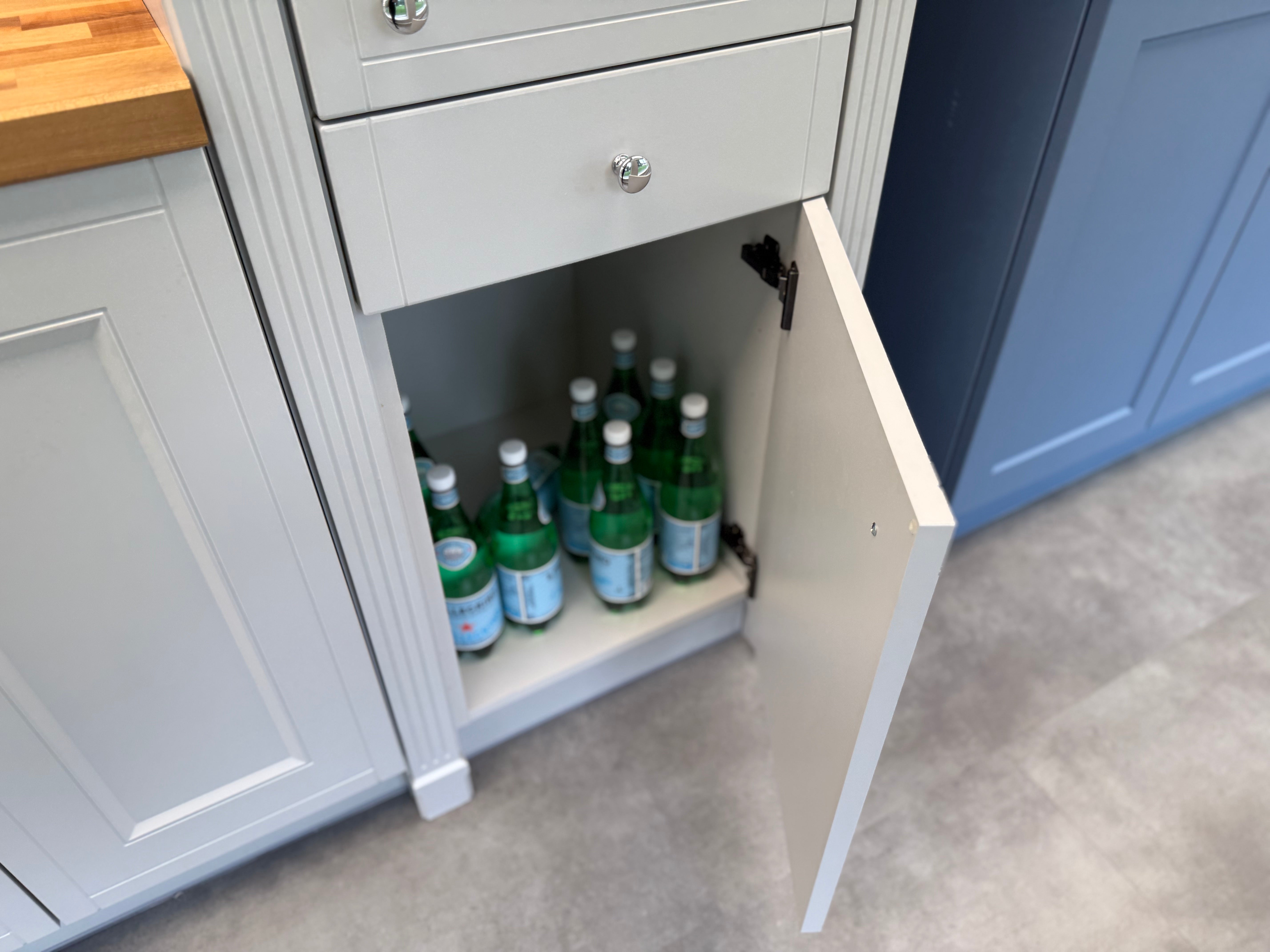 Wren Country Juratek Matte Pebble Gray Kitchen Wall