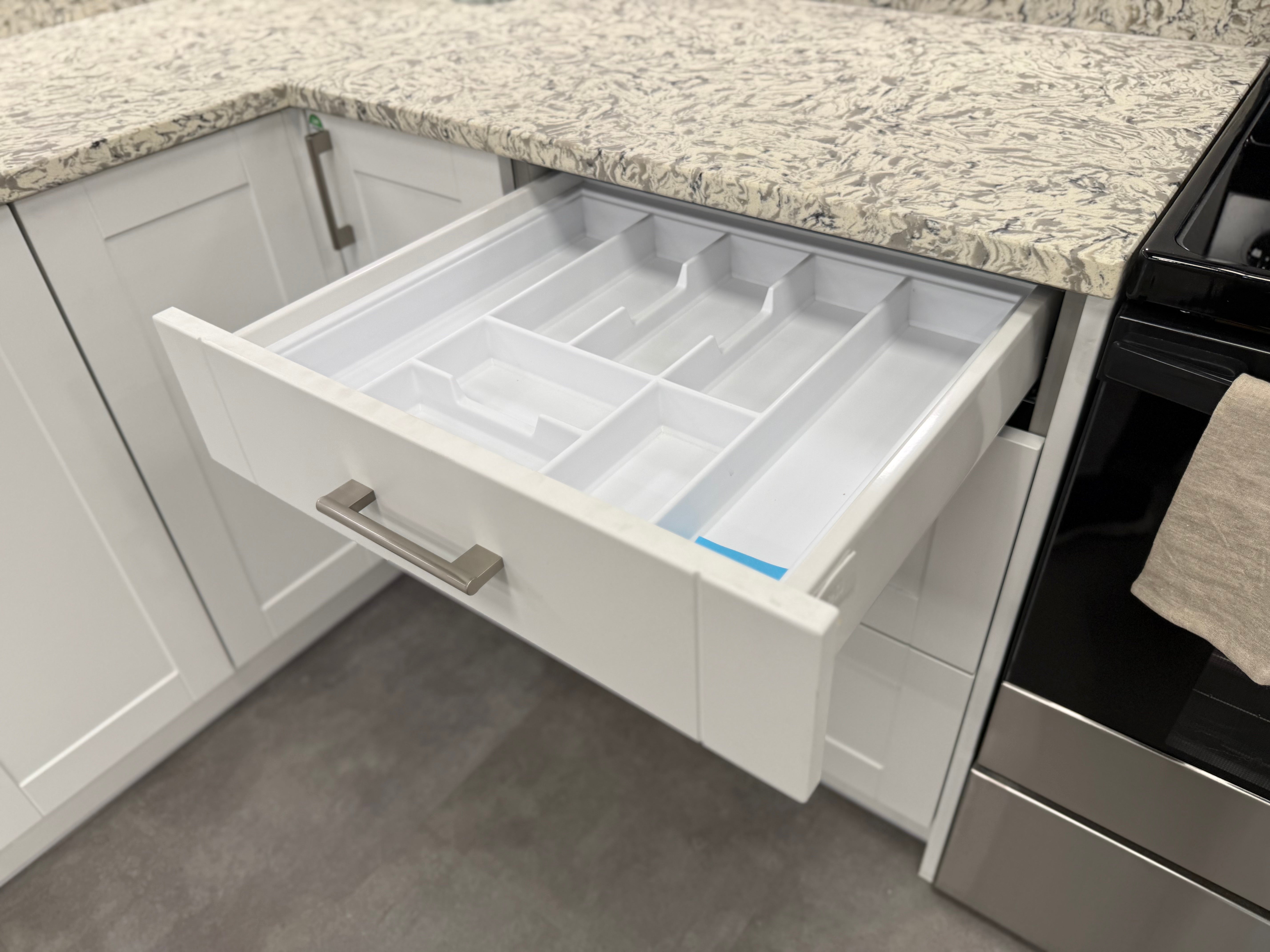 Wren Infinity Shaker Classic Matte White Kitchen