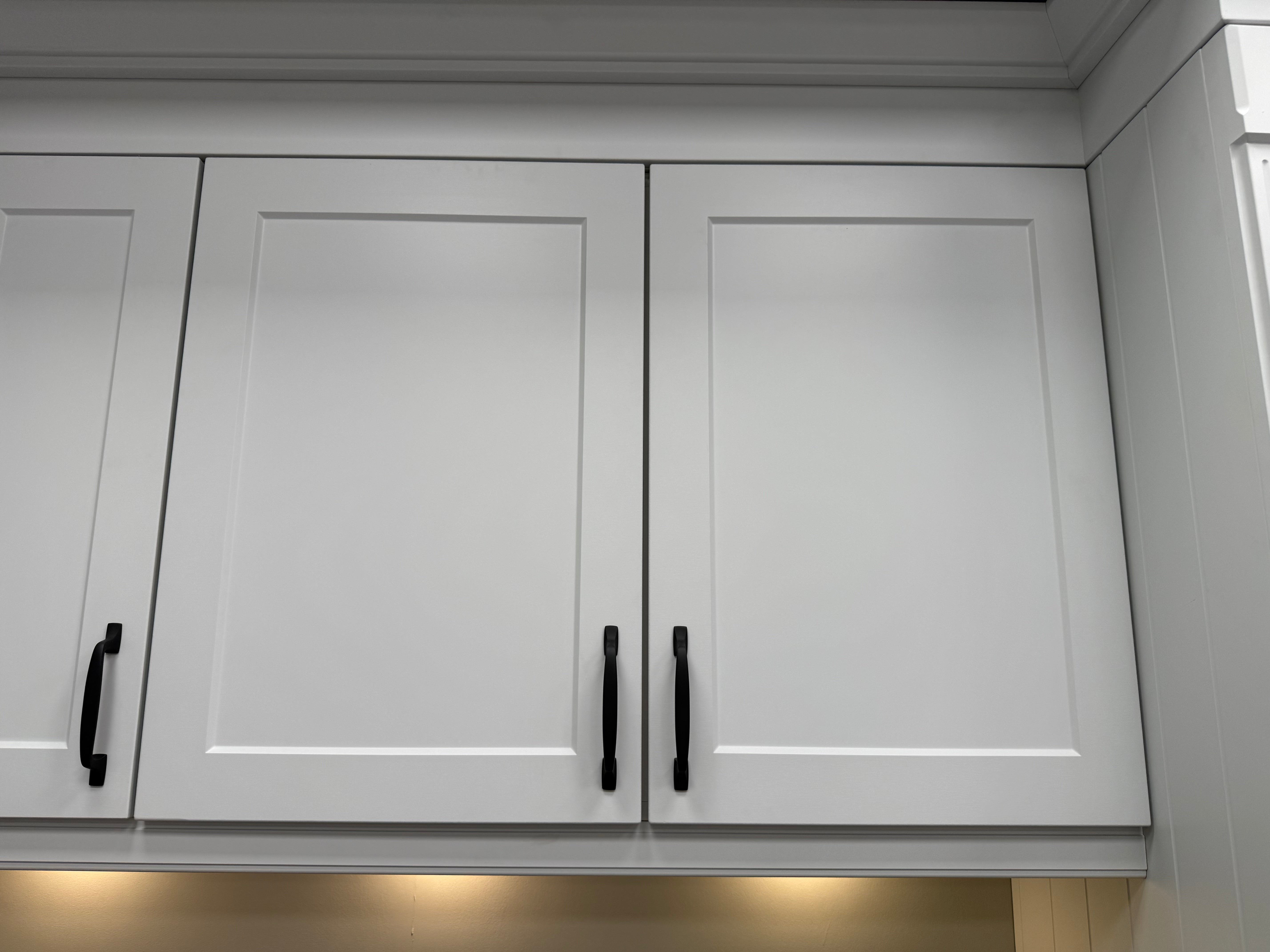 Wren Shaker Chelsea Juratek Matte Chalk White Kitchen with Island