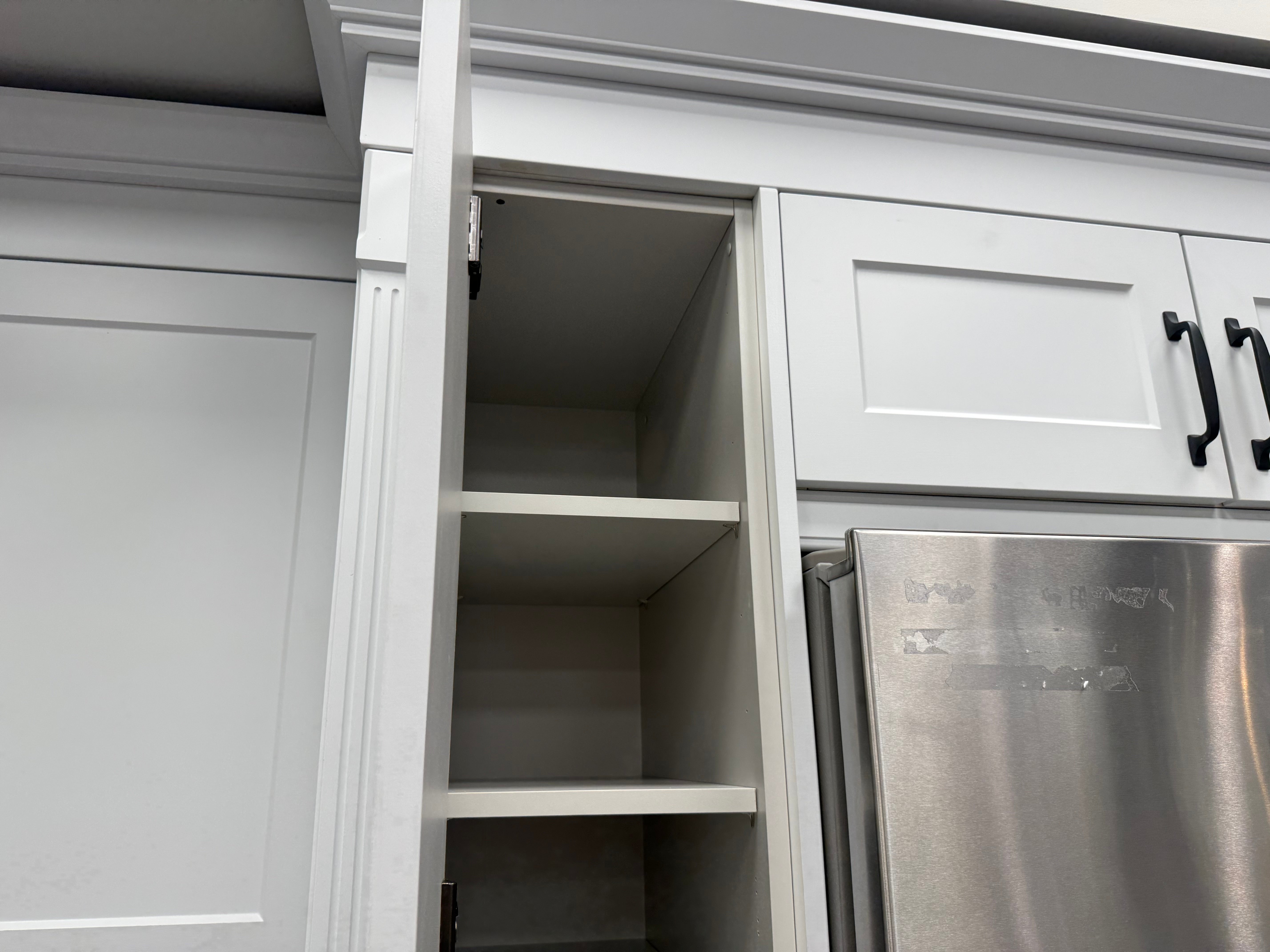Wren Shaker Chelsea Juratek Matte Chalk White Kitchen with Island