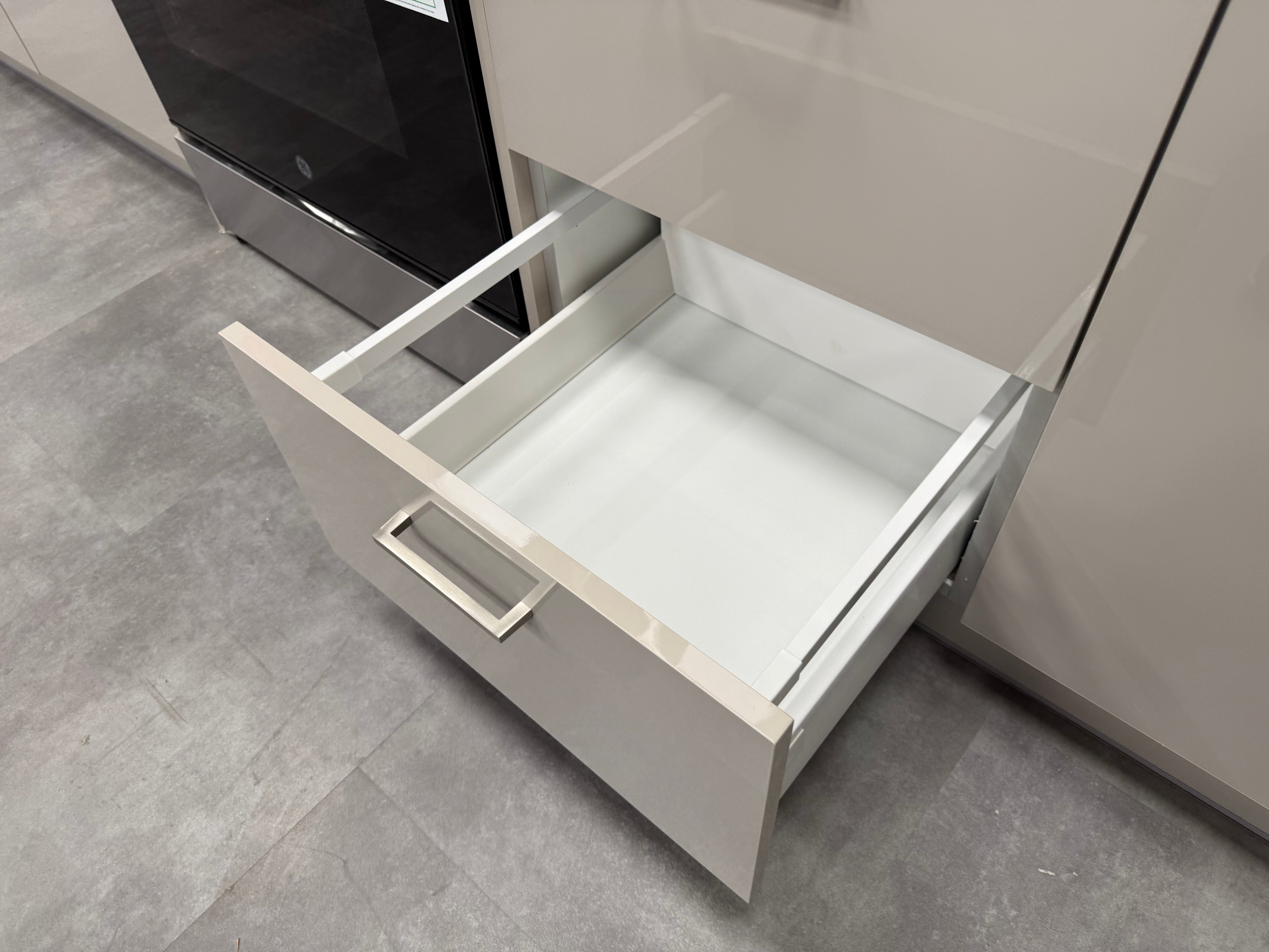 Wren Infinity Autograph Cashmere Gloss Kitchen