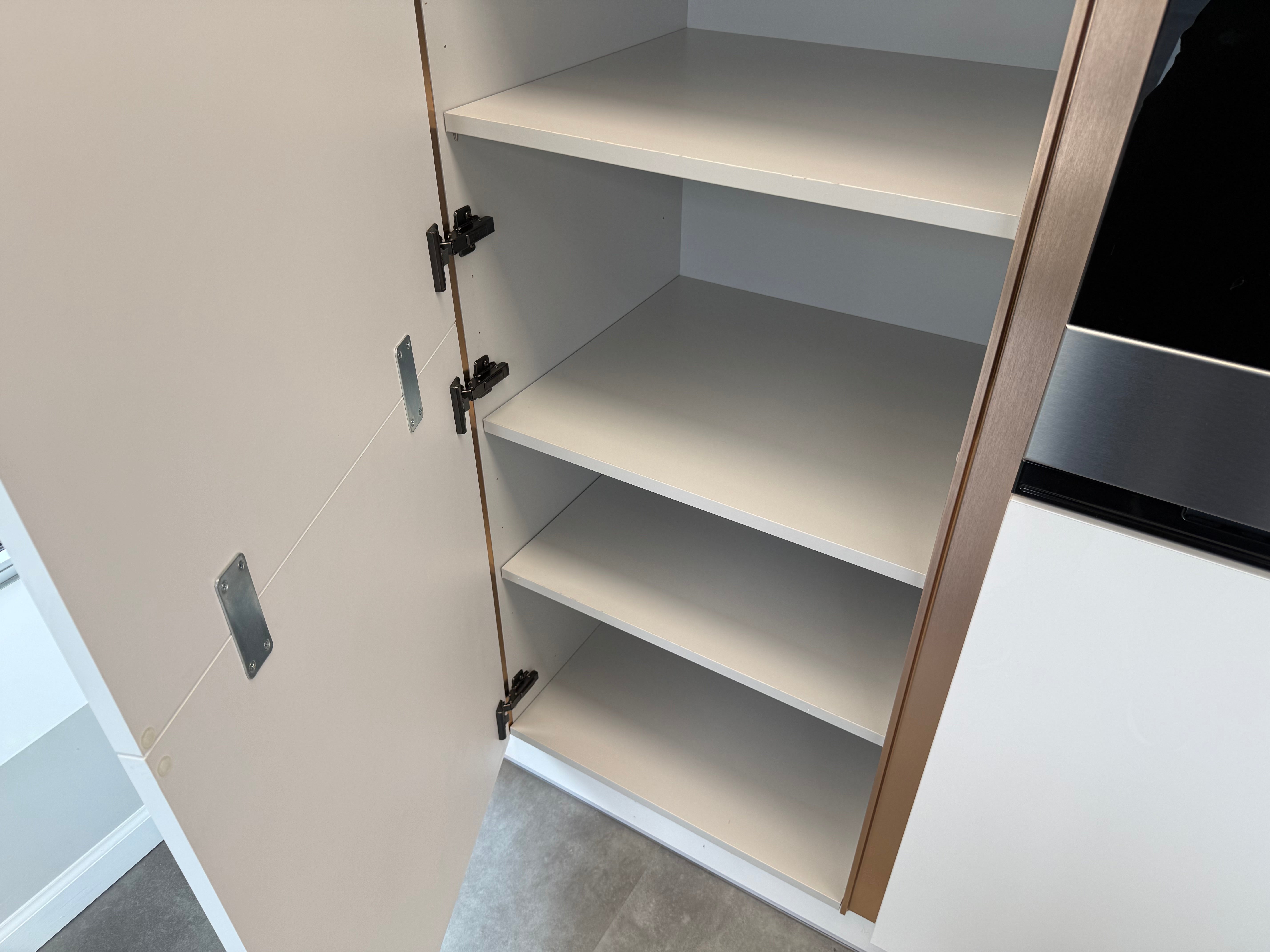 Wren Infinity Plus Milano Ultra Bianco Gloss Kitchen with Island