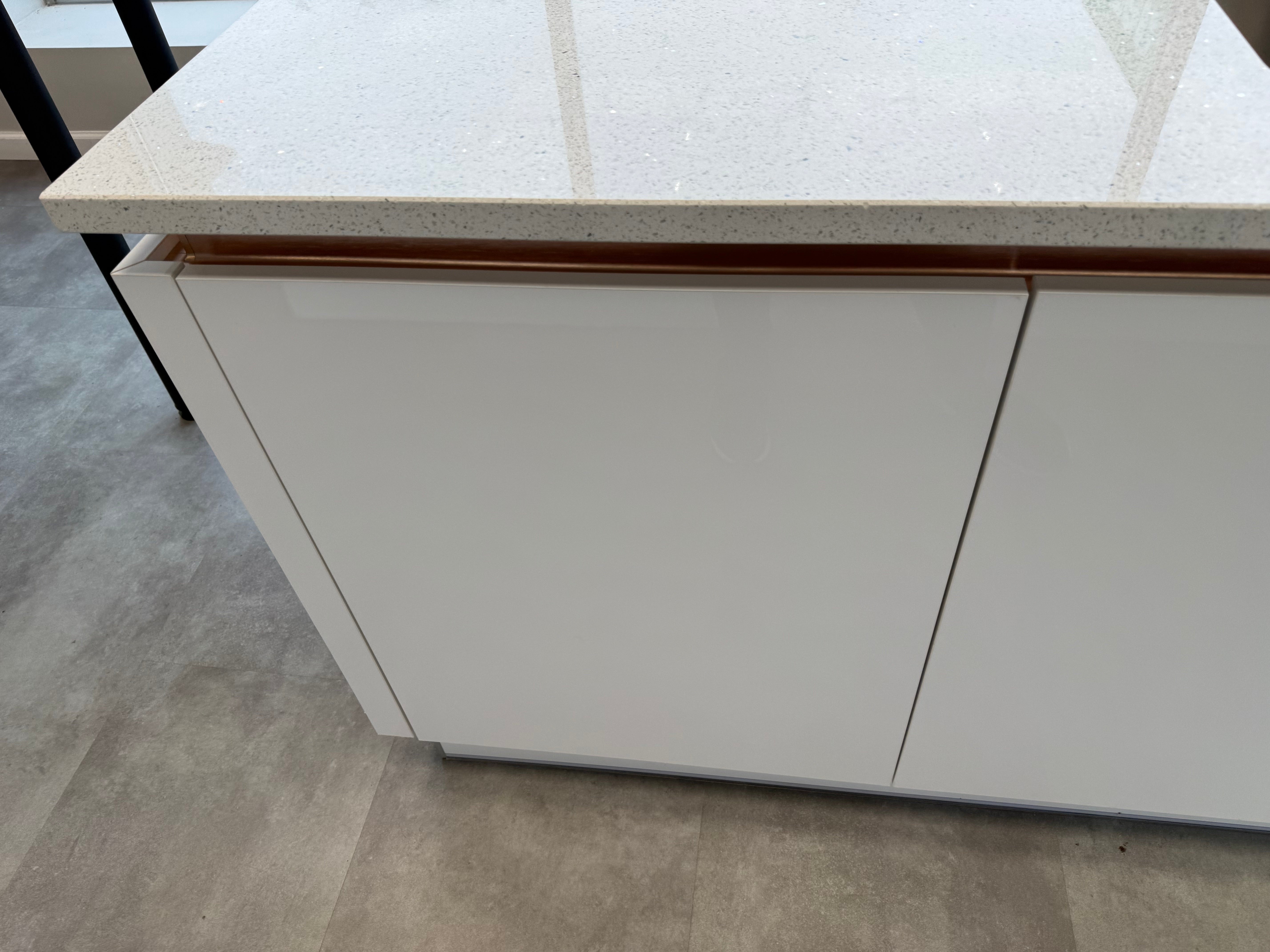 Wren Infinity Plus Milano Ultra Bianco Gloss Kitchen with Island