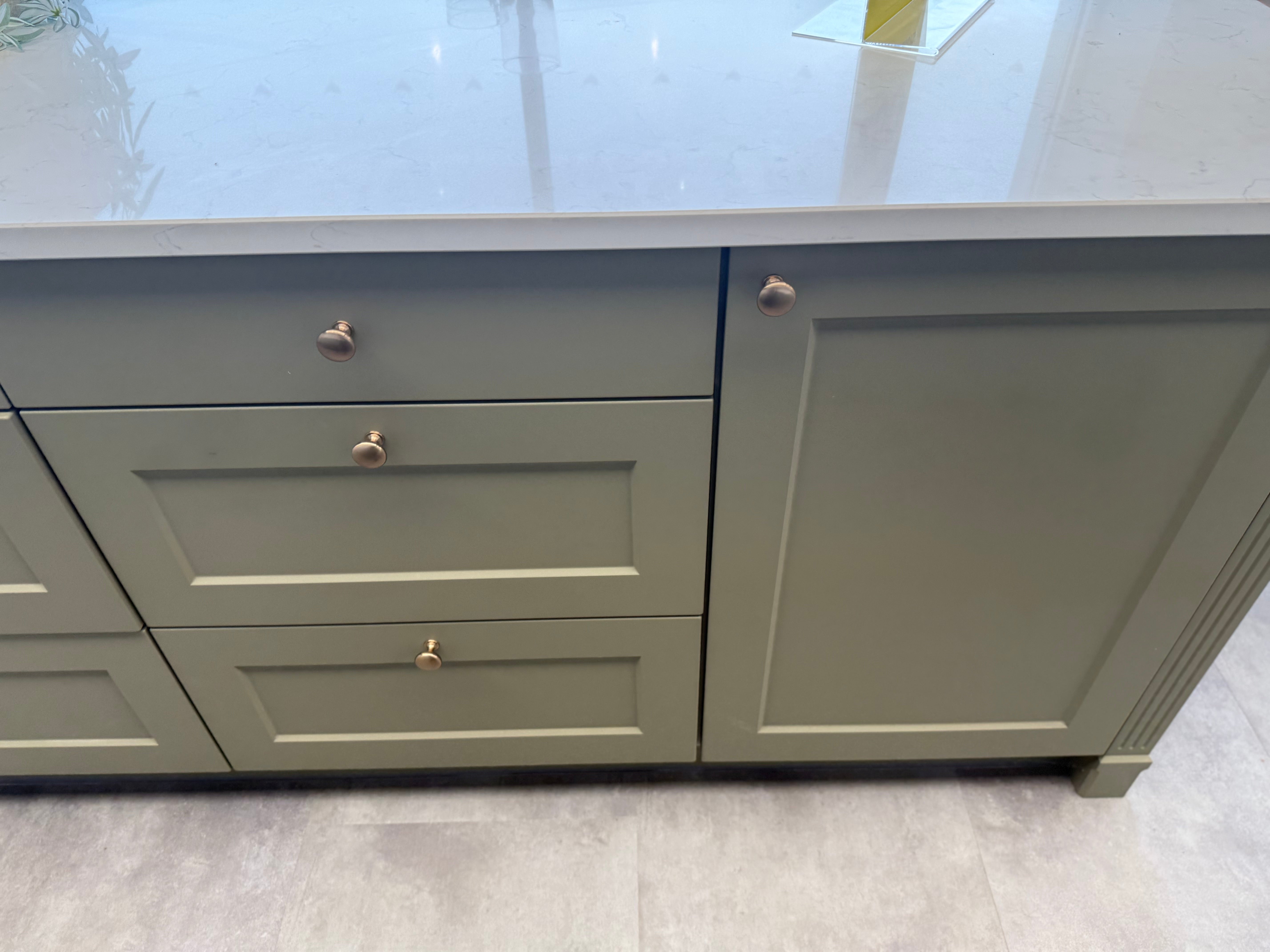 Wren Shaker Chelsea Juratek Mushroom & Olive Green Matte Kitchen