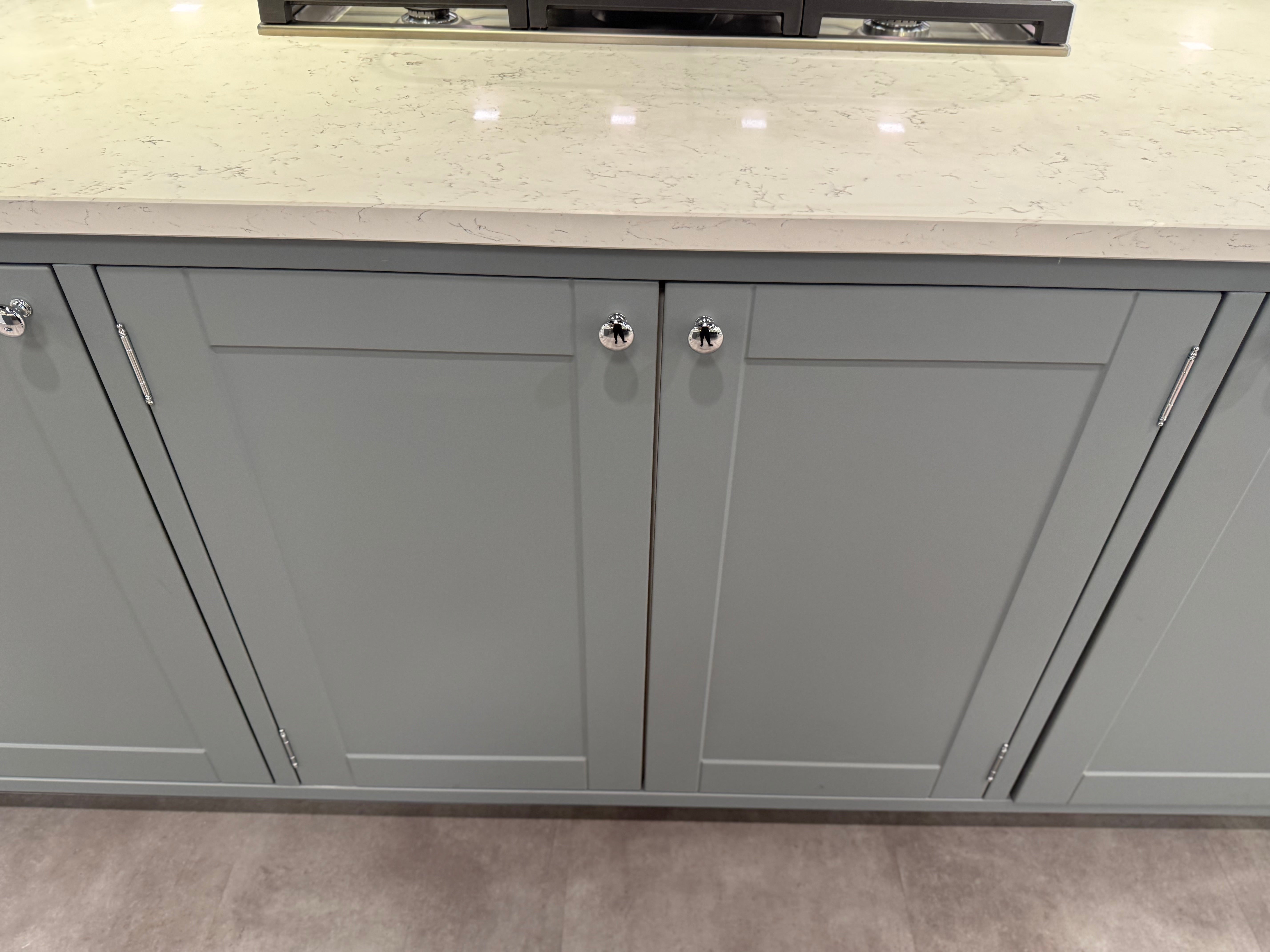 Wren Shaker Classic Juratek Winter Blue & Chalk White Matte Kitchen with Island