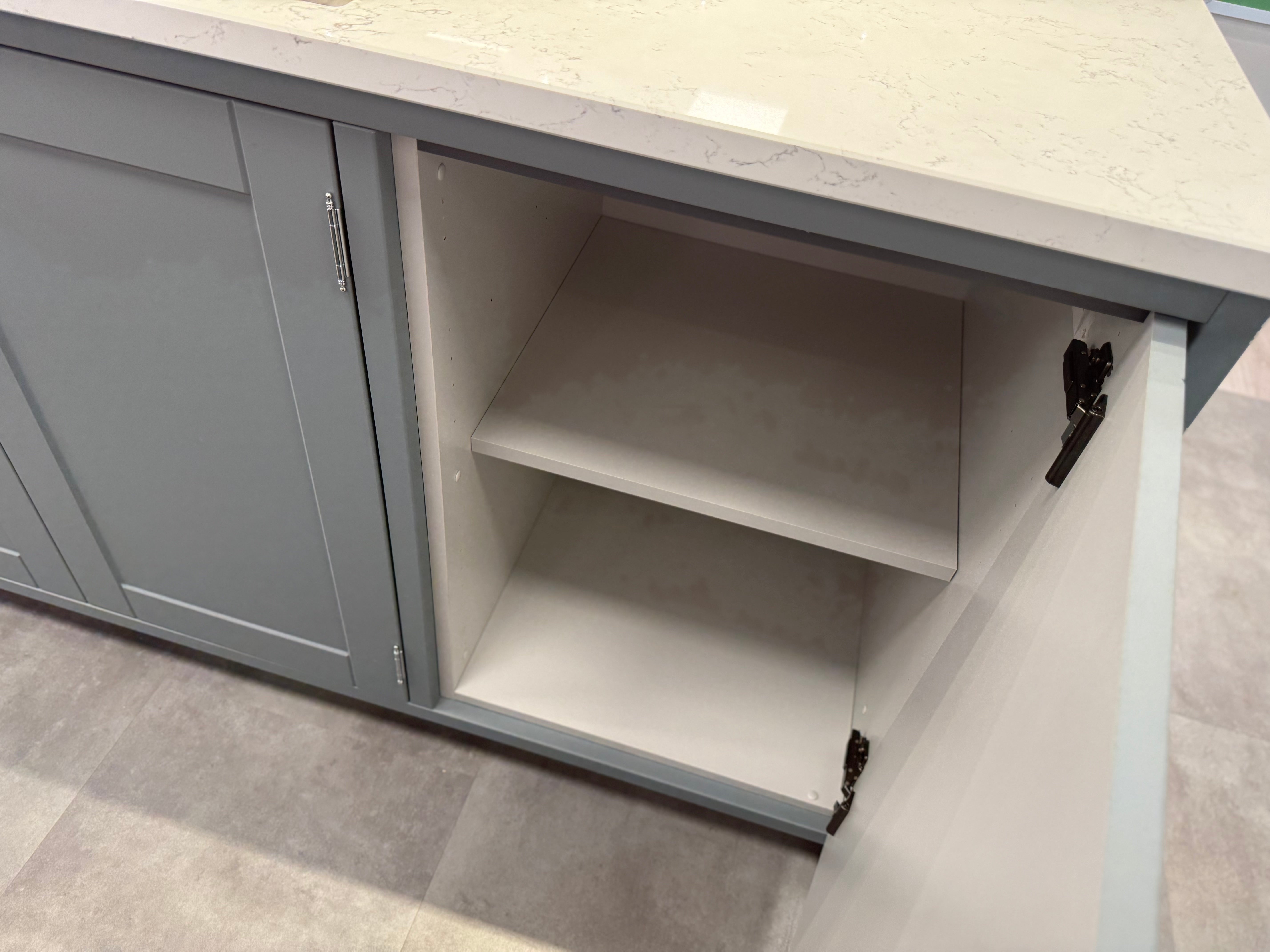 Wren Shaker Classic Juratek Winter Blue & Chalk White Matte Kitchen with Island