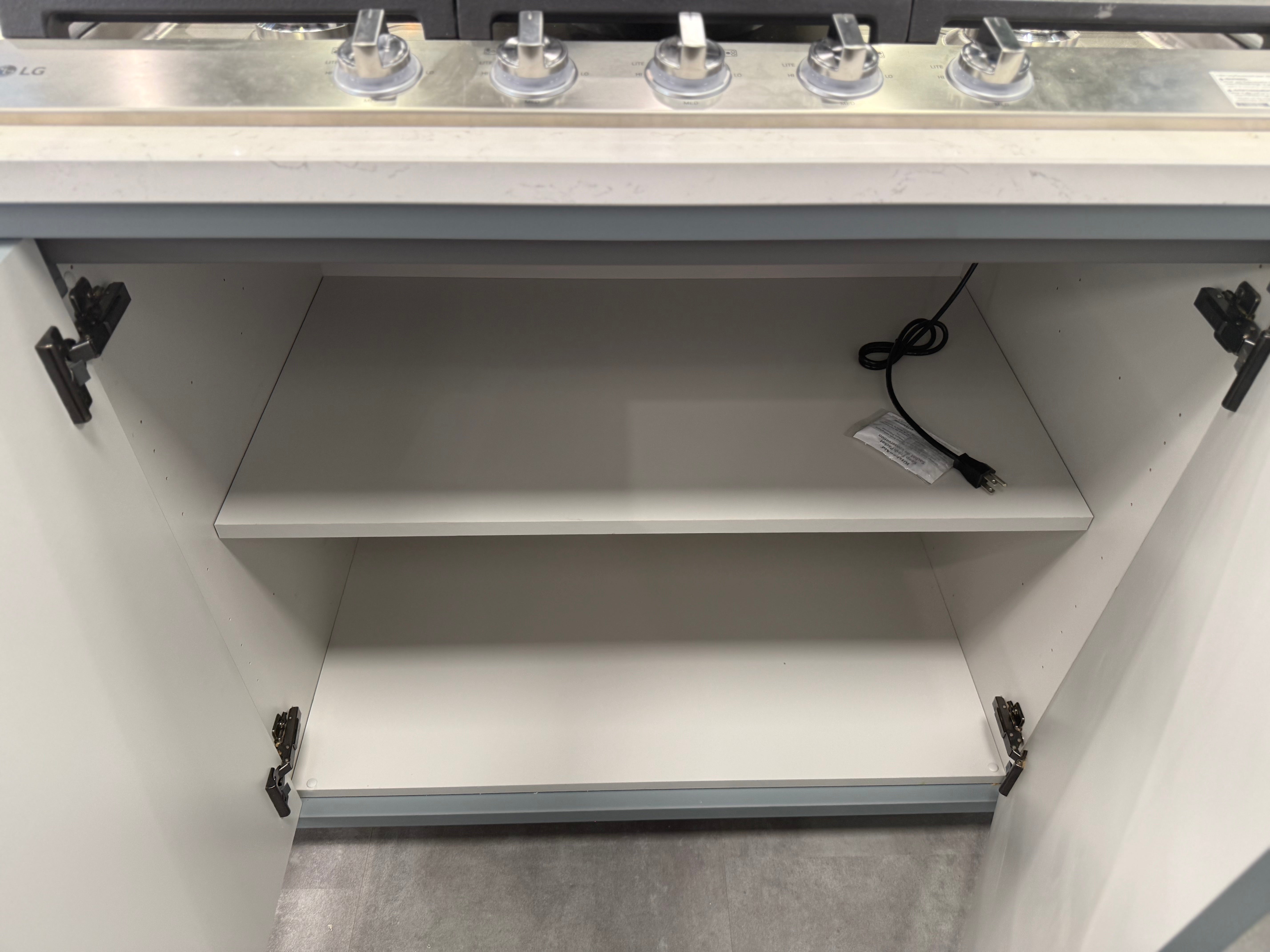 Wren Shaker Classic Juratek Winter Blue & Chalk White Matte Kitchen with Island