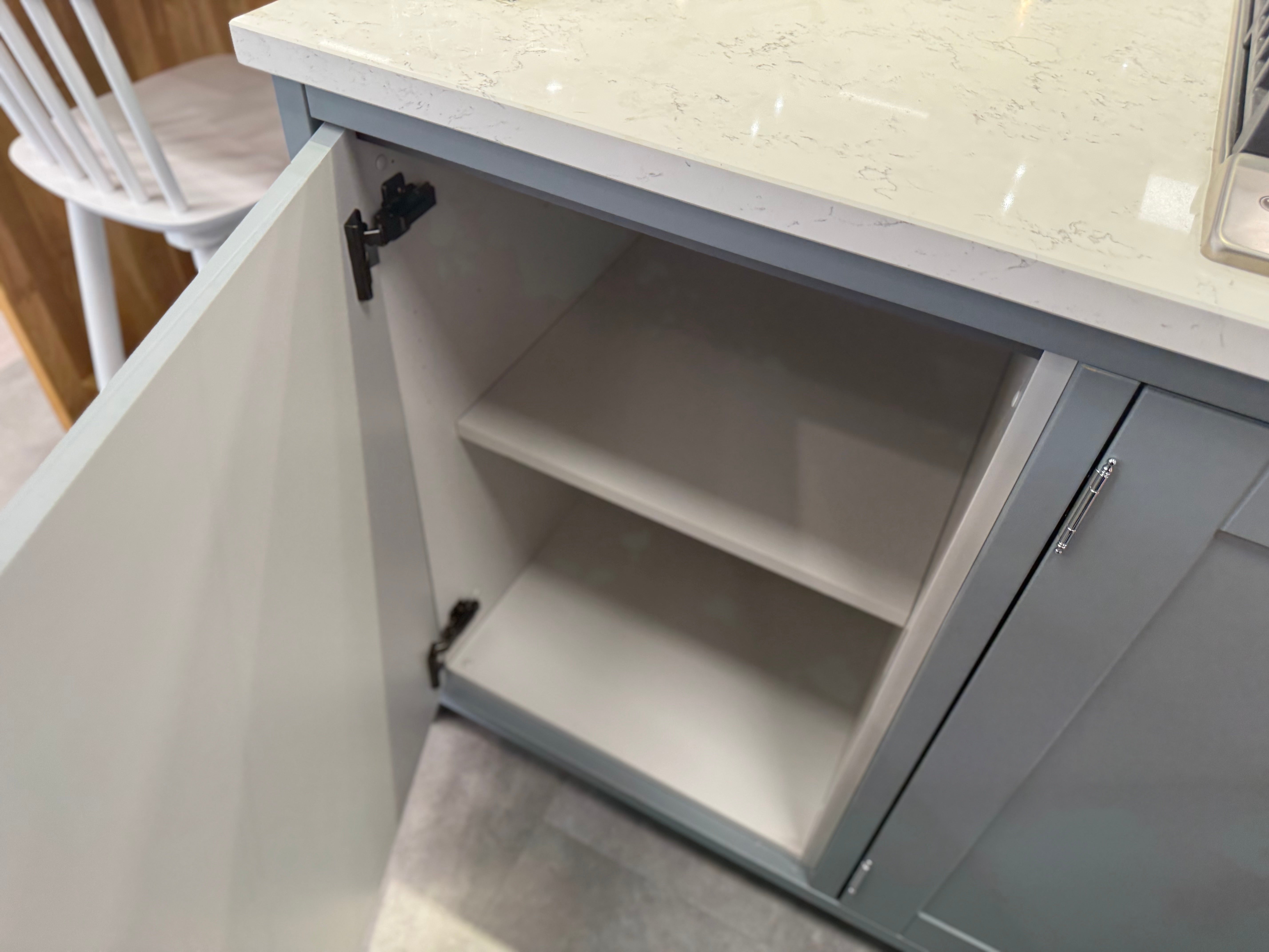 Wren Shaker Classic Juratek Winter Blue & Chalk White Matte Kitchen with Island