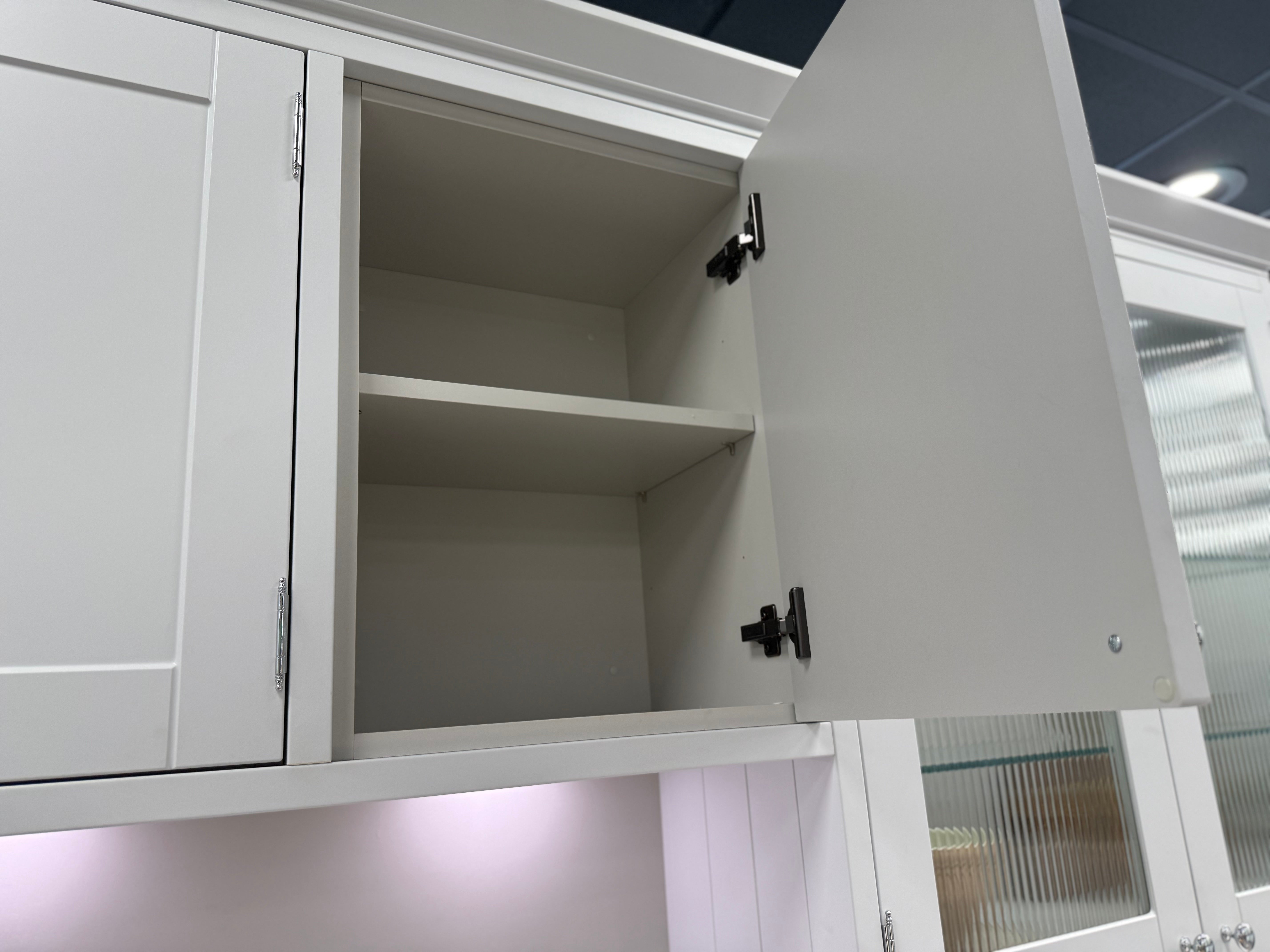Wren Shaker Classic Juratek Winter Blue & Chalk White Matte Kitchen with Island