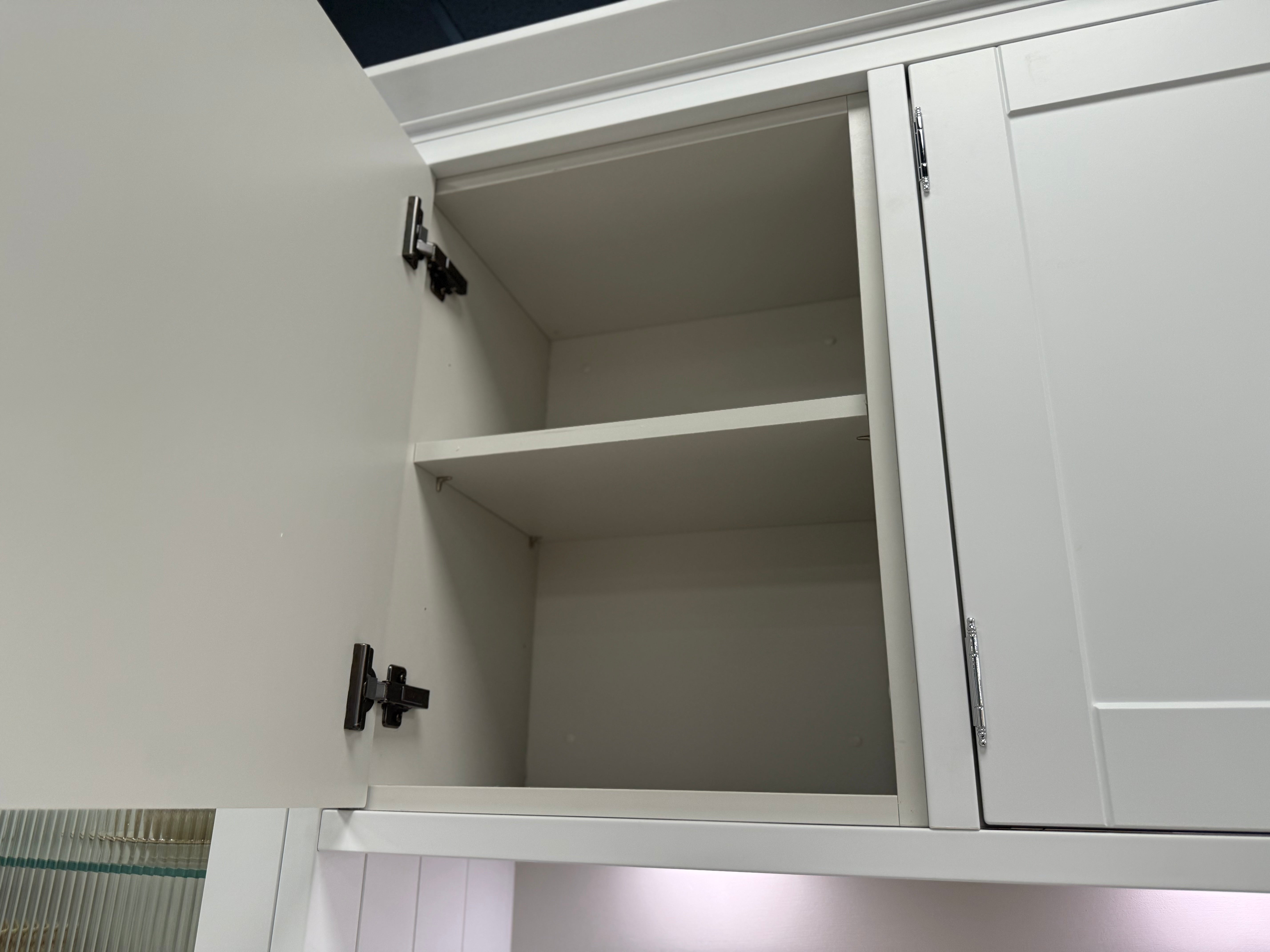 Wren Shaker Classic Juratek Winter Blue & Chalk White Matte Kitchen with Island
