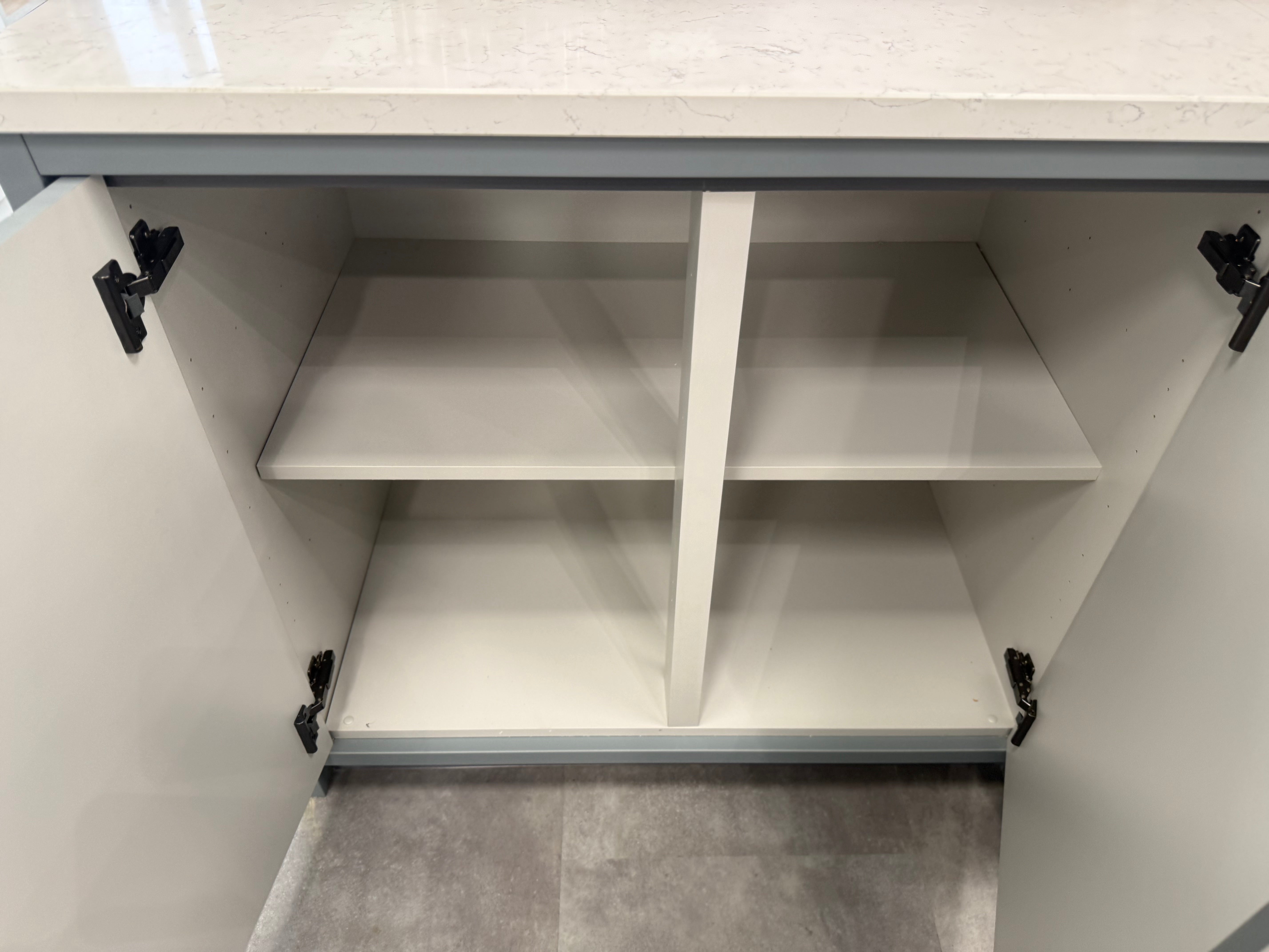 Wren Shaker Classic Juratek Winter Blue & Chalk White Matte Kitchen with Island