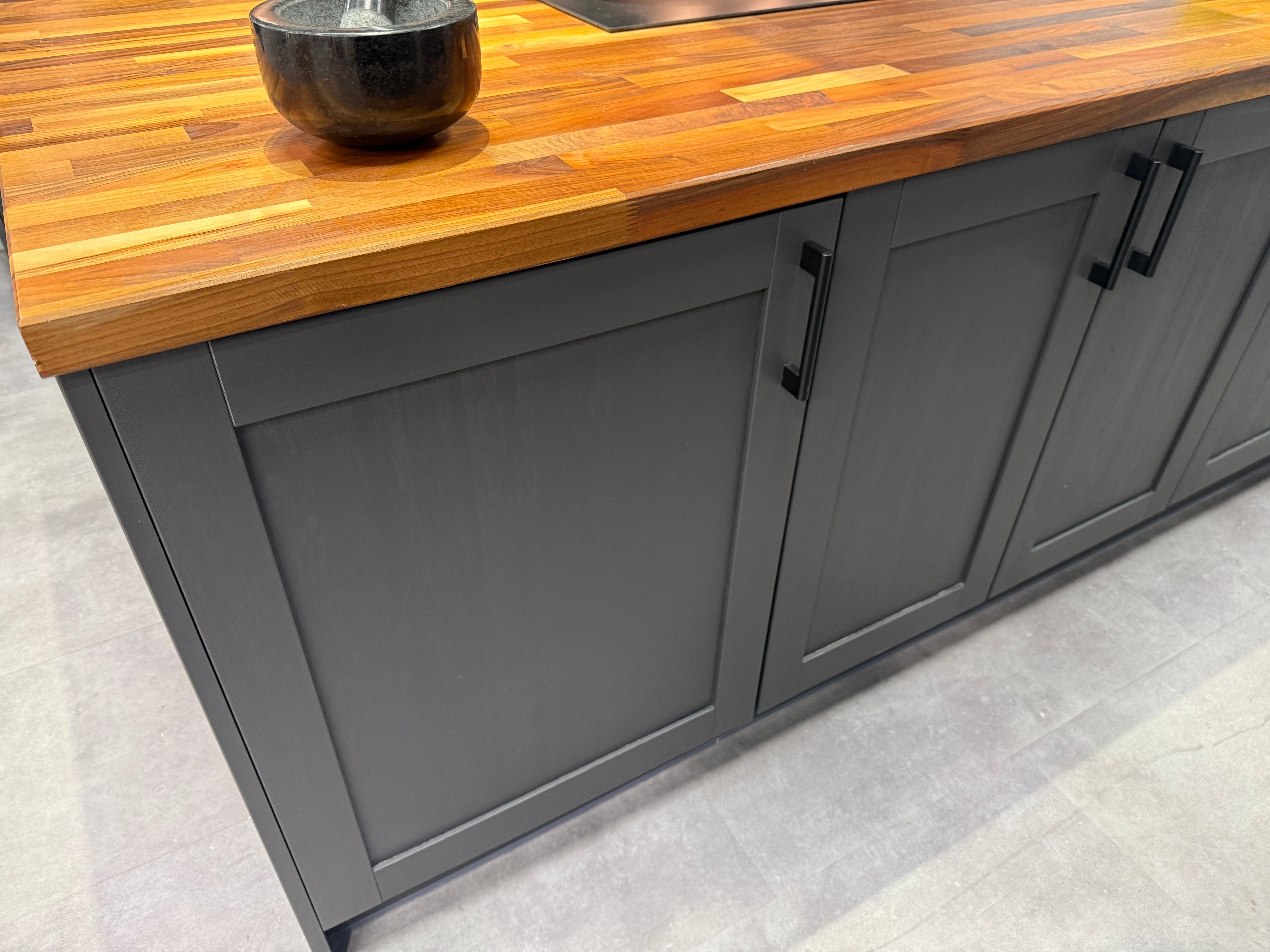 Wren Shaker Forest Classic Alchemy Grain Kitchen with Island