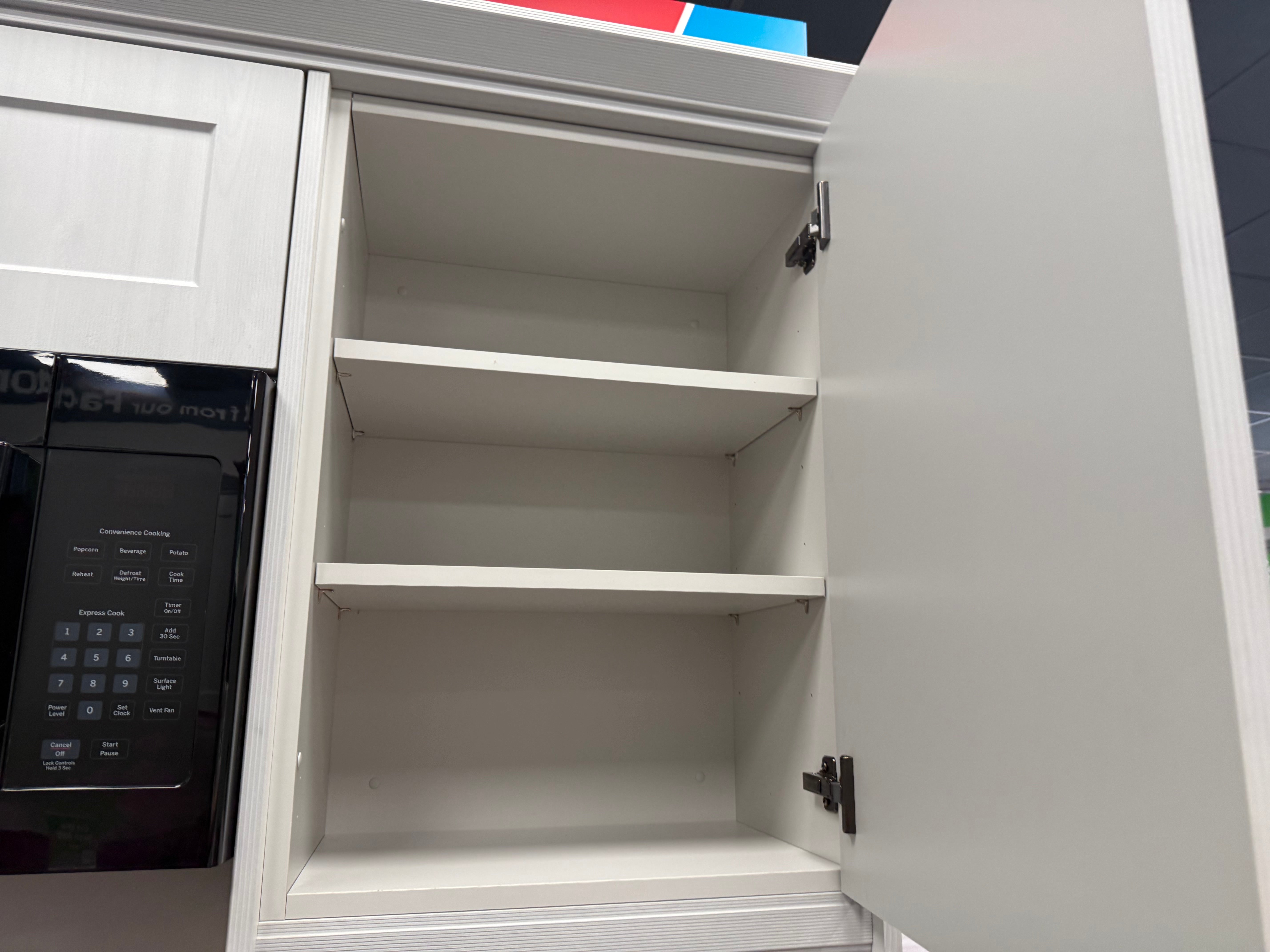 Wren Shaker Chelsea Pencil & Pebble Gray Grain Kitchen