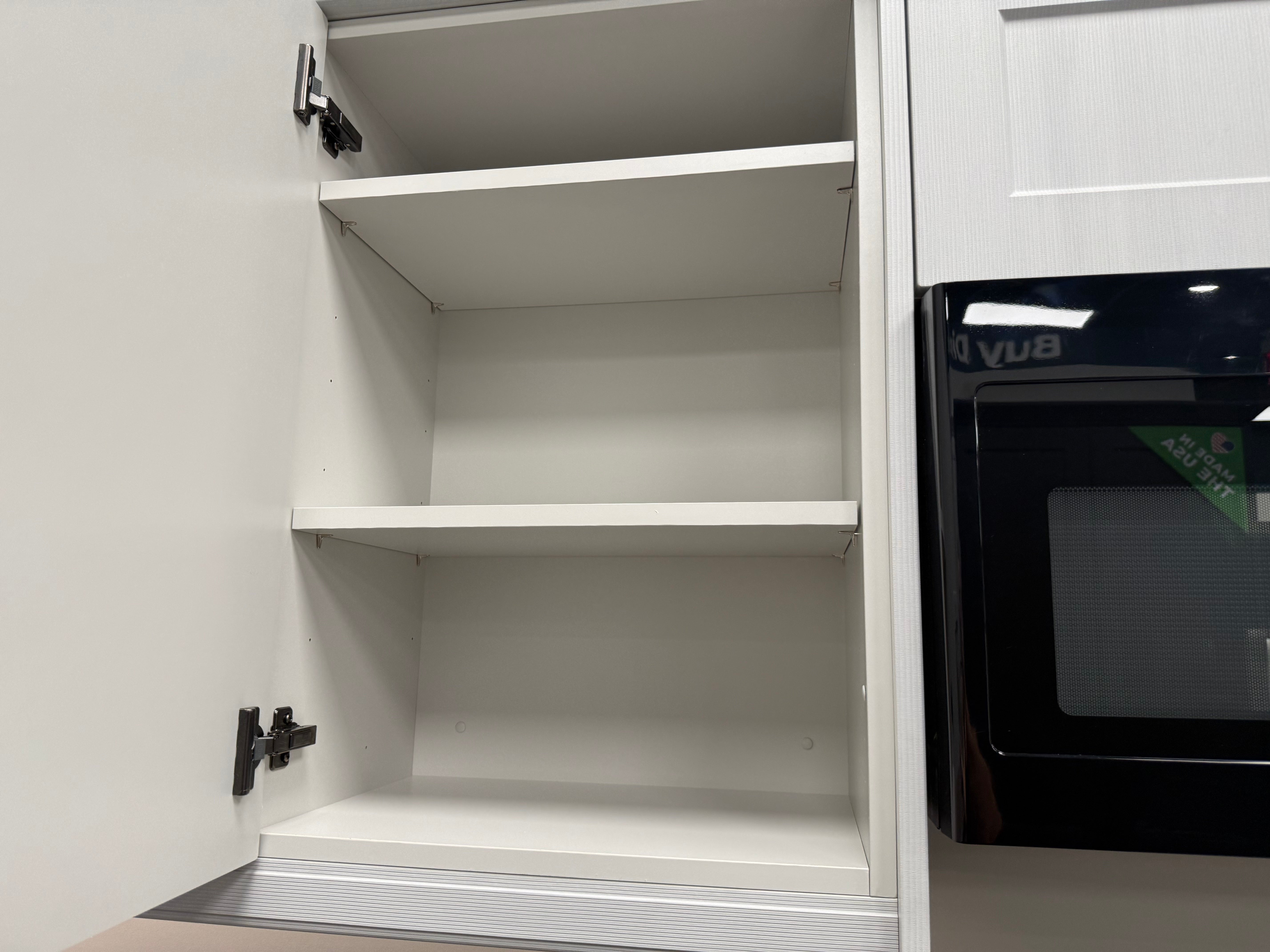 Wren Shaker Chelsea Pencil & Pebble Gray Grain Kitchen