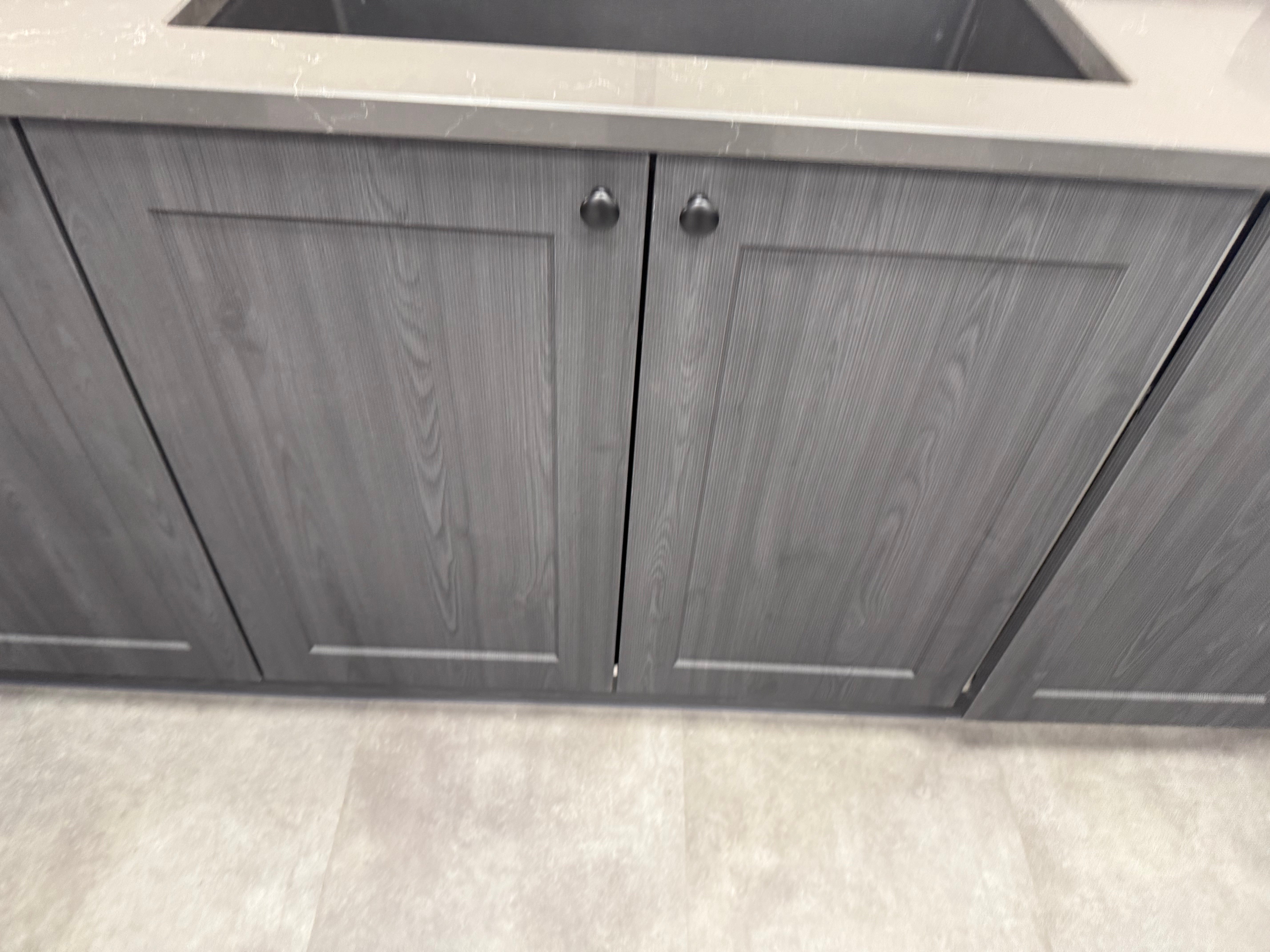 Wren Shaker Chelsea Pencil & Pebble Gray Grain Kitchen