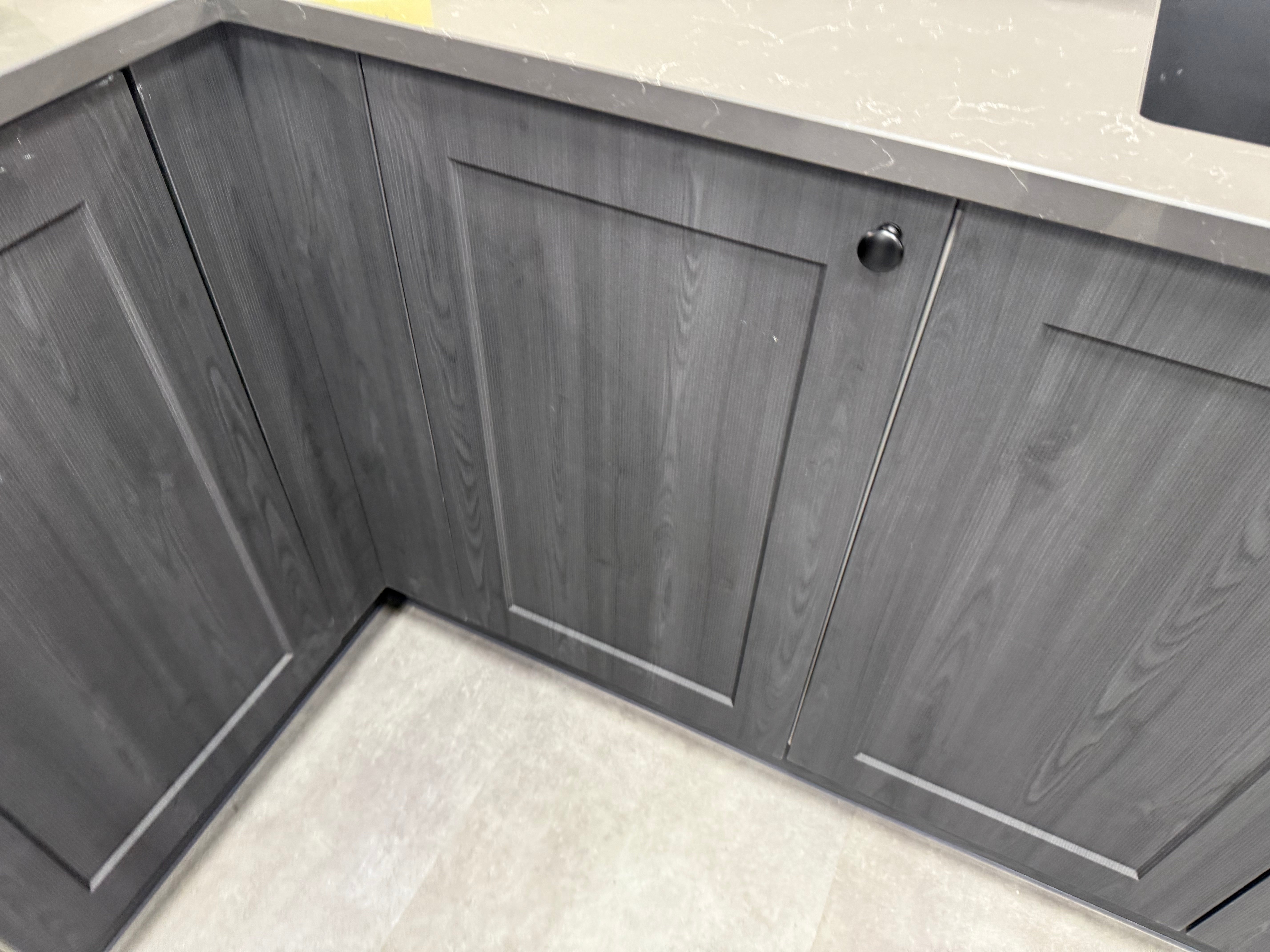 Wren Shaker Chelsea Pencil & Pebble Gray Grain Kitchen
