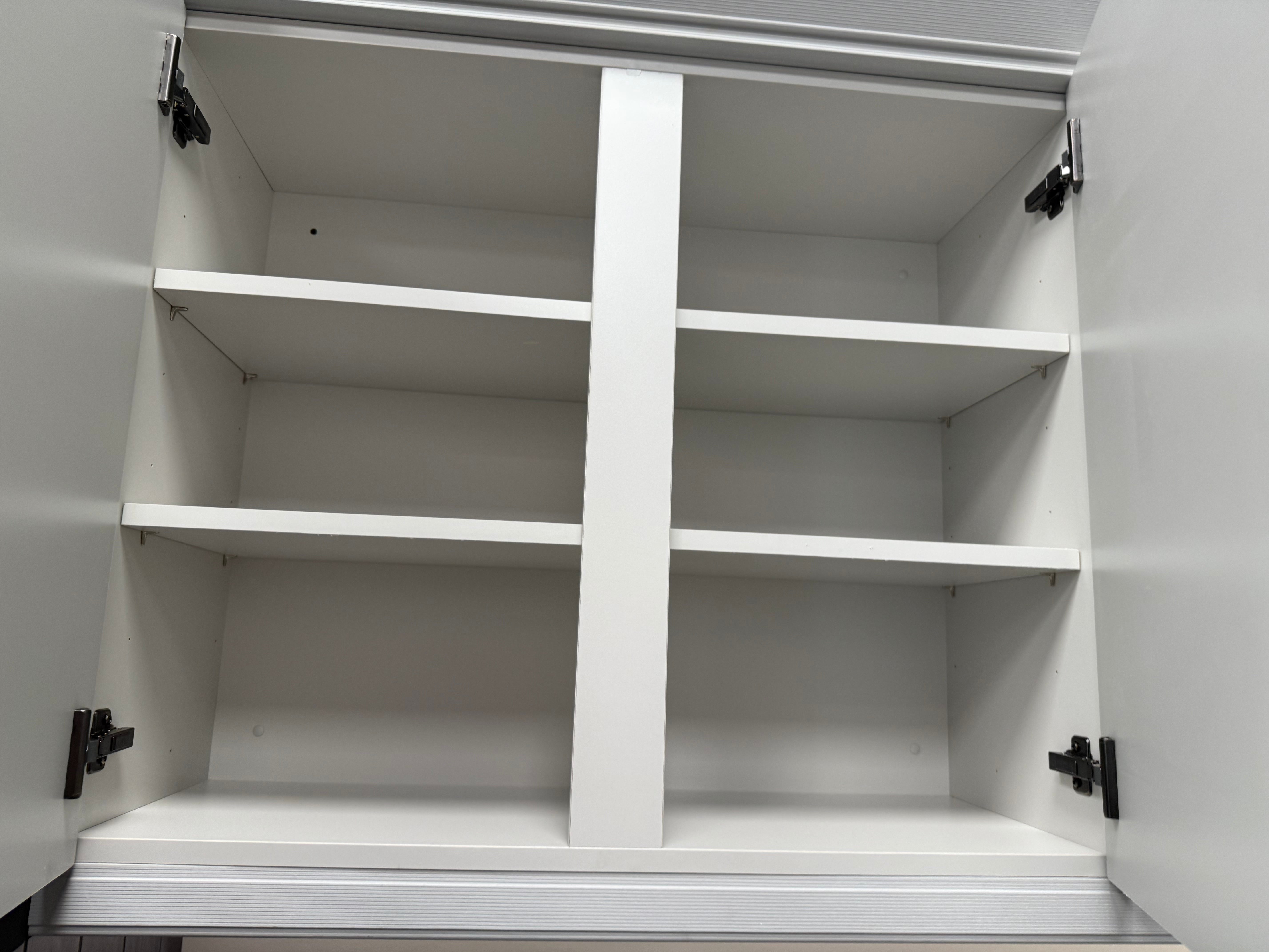 Wren Shaker Chelsea Pencil & Pebble Gray Grain Kitchen