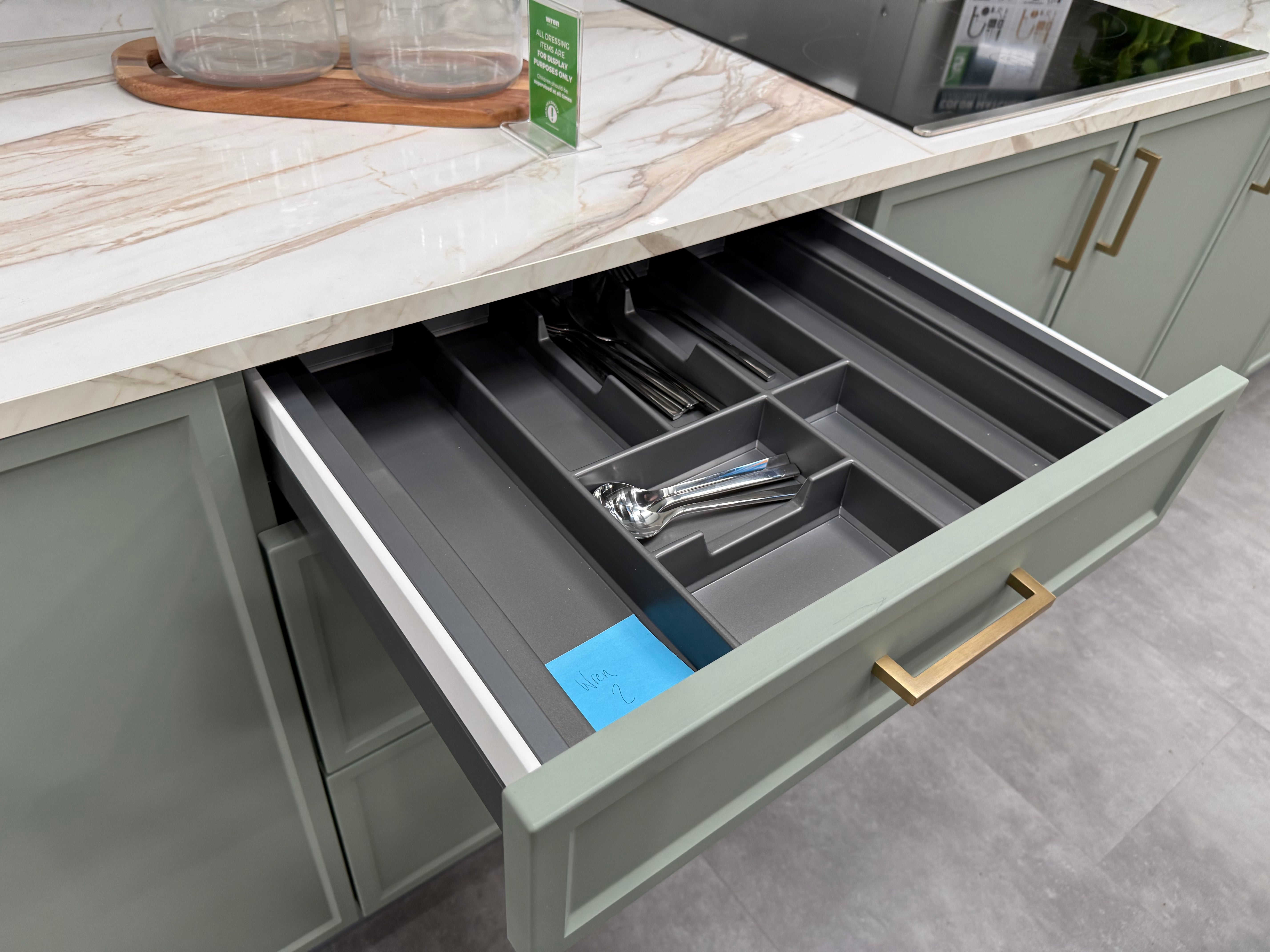 Wren Infinity Shaker Super Slim Juratek Matte Moss Green Kitchen Wall