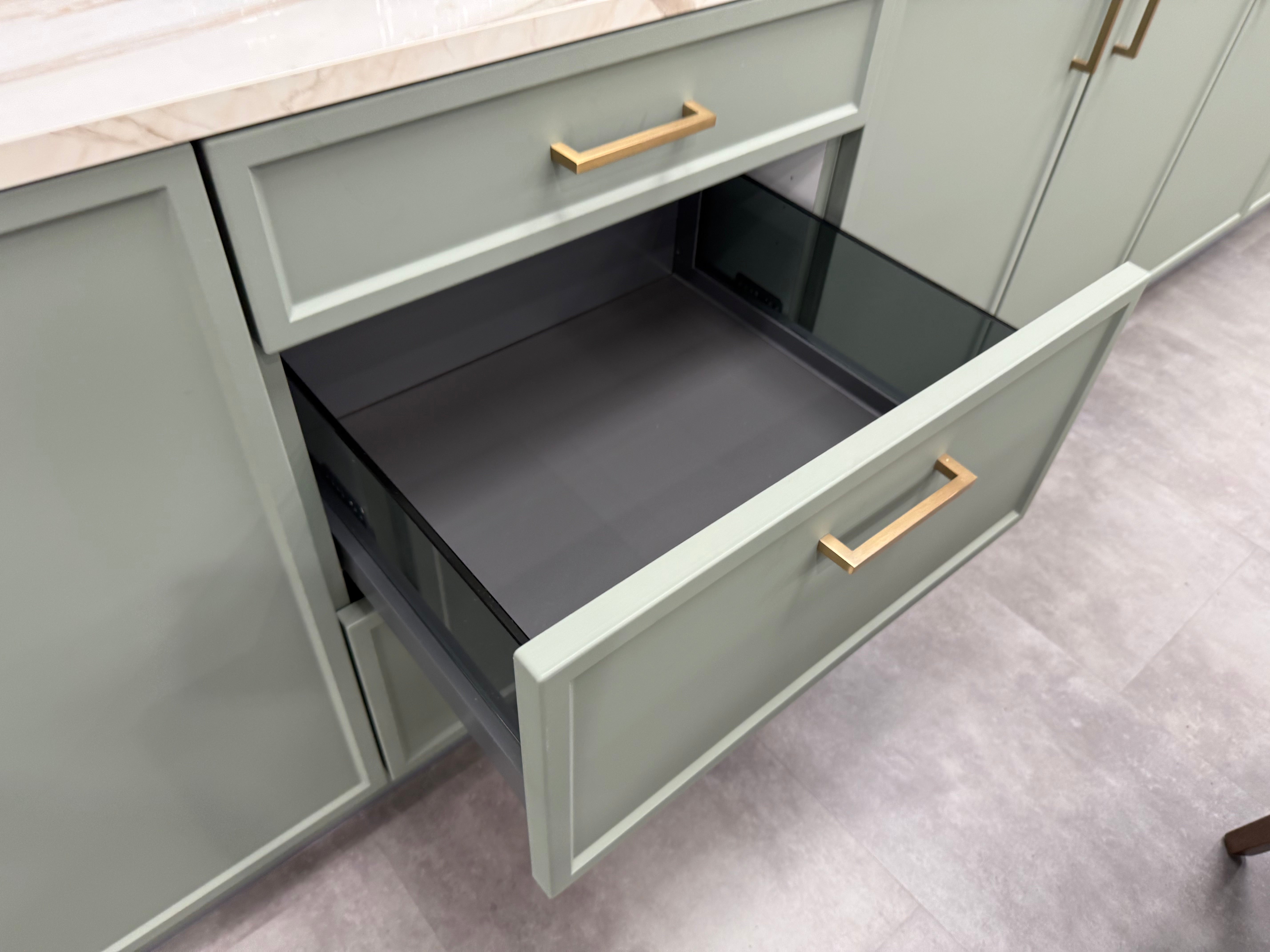 Wren Infinity Shaker Super Slim Juratek Matte Moss Green Kitchen Wall