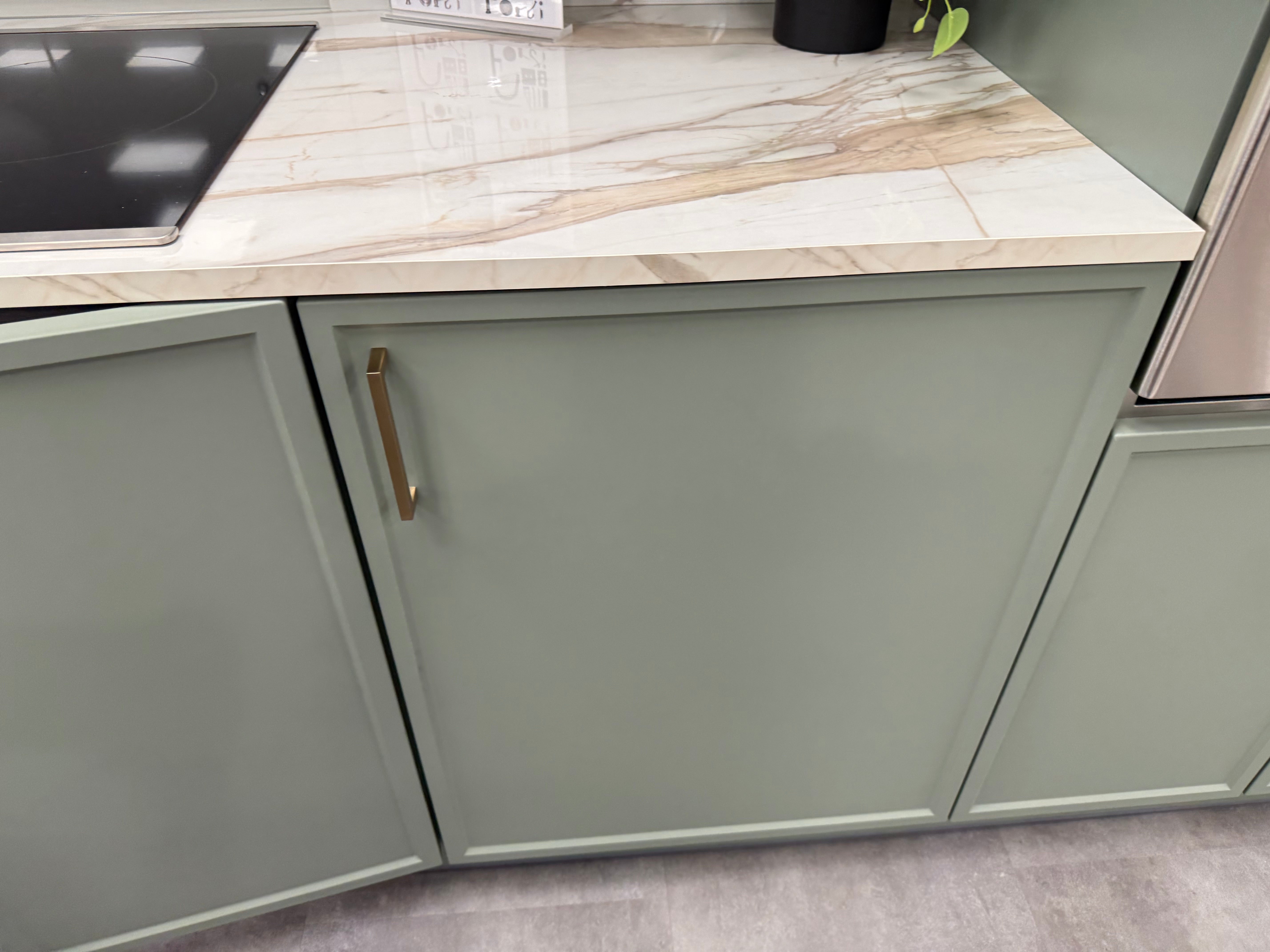 Wren Infinity Shaker Super Slim Juratek Matte Moss Green Kitchen Wall